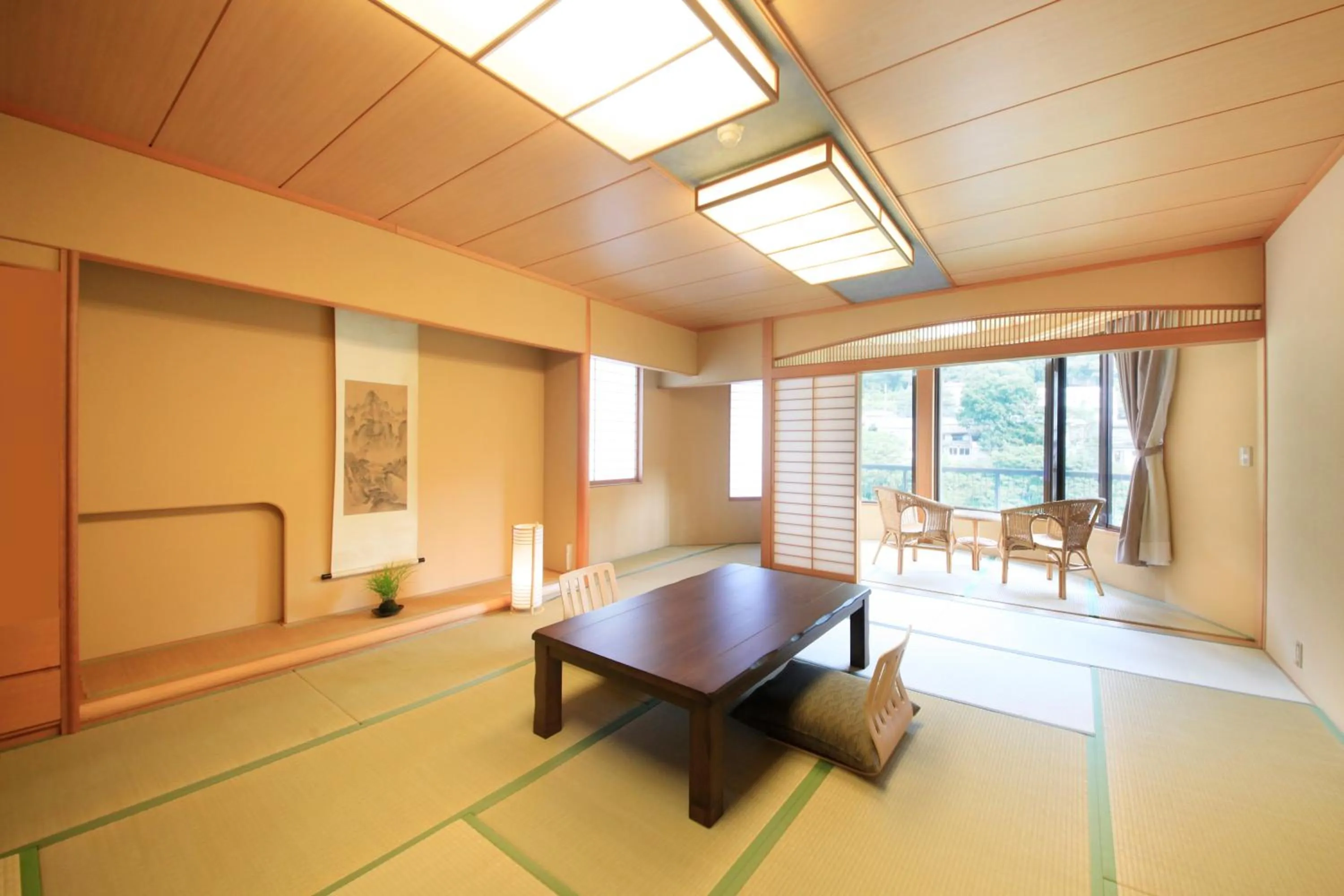 Photo of the whole room in Micasa