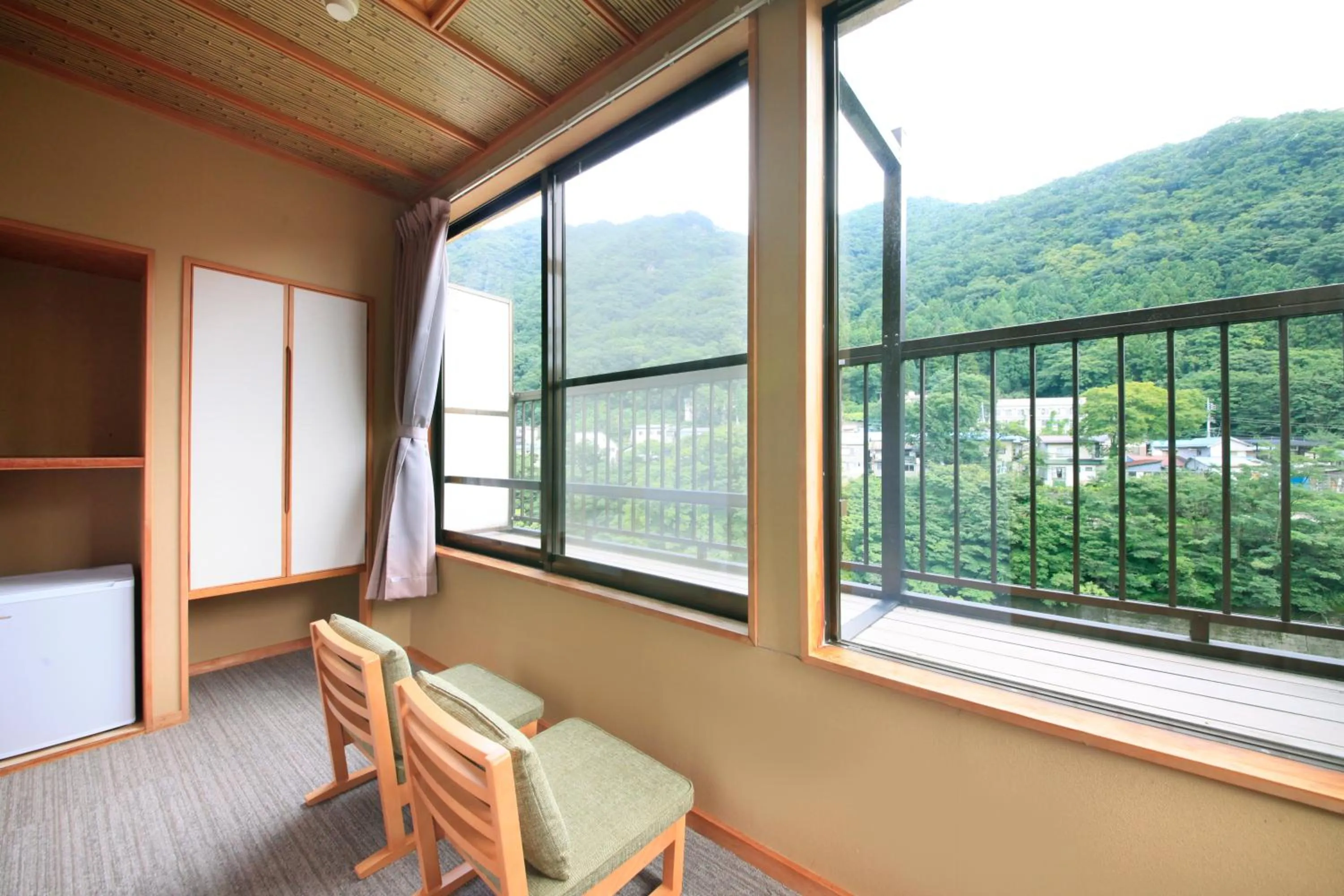 Photo of the whole room in Micasa