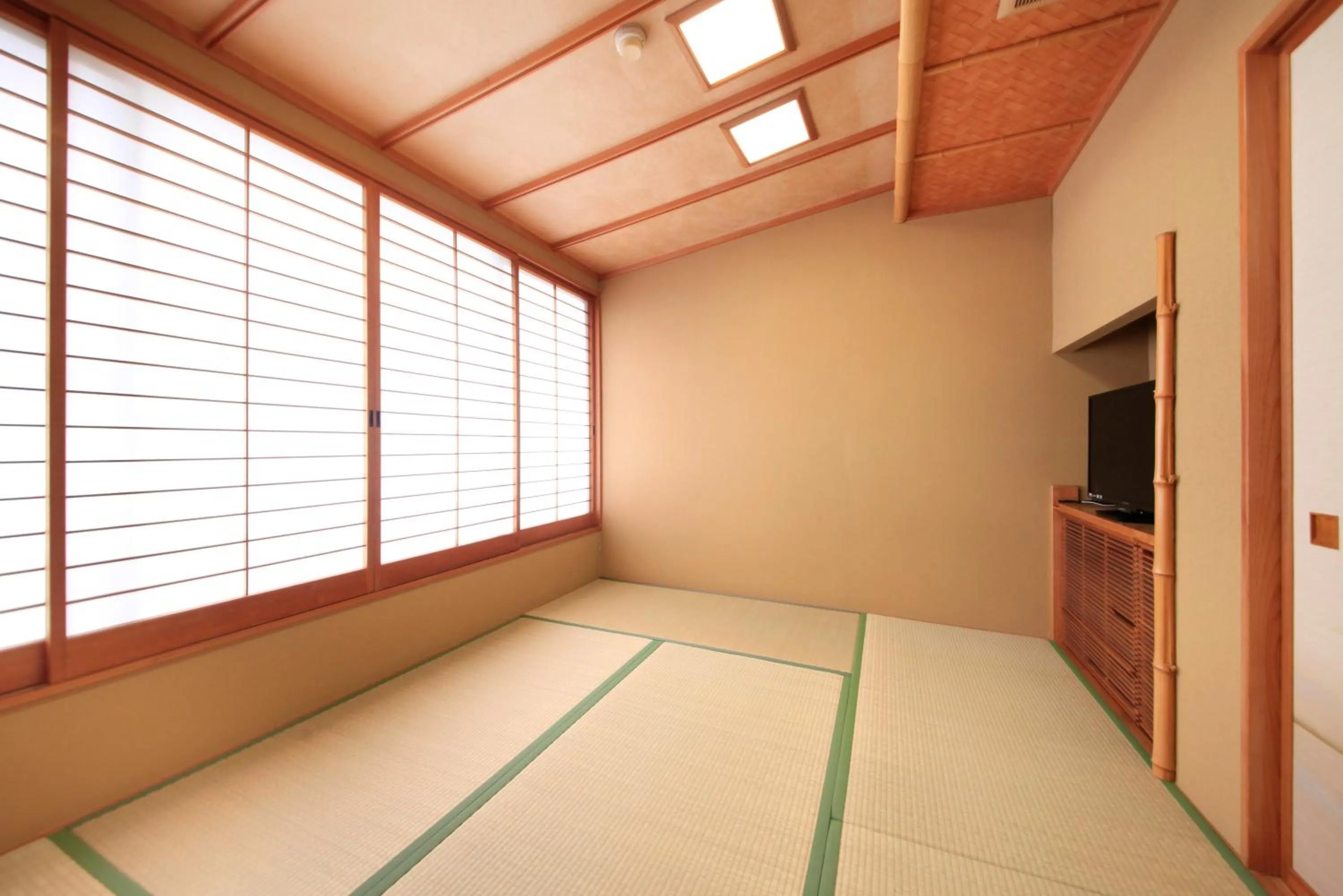 Photo of the whole room in Micasa