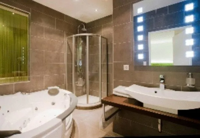 Bathroom in Hotel Restaurant Pusswald