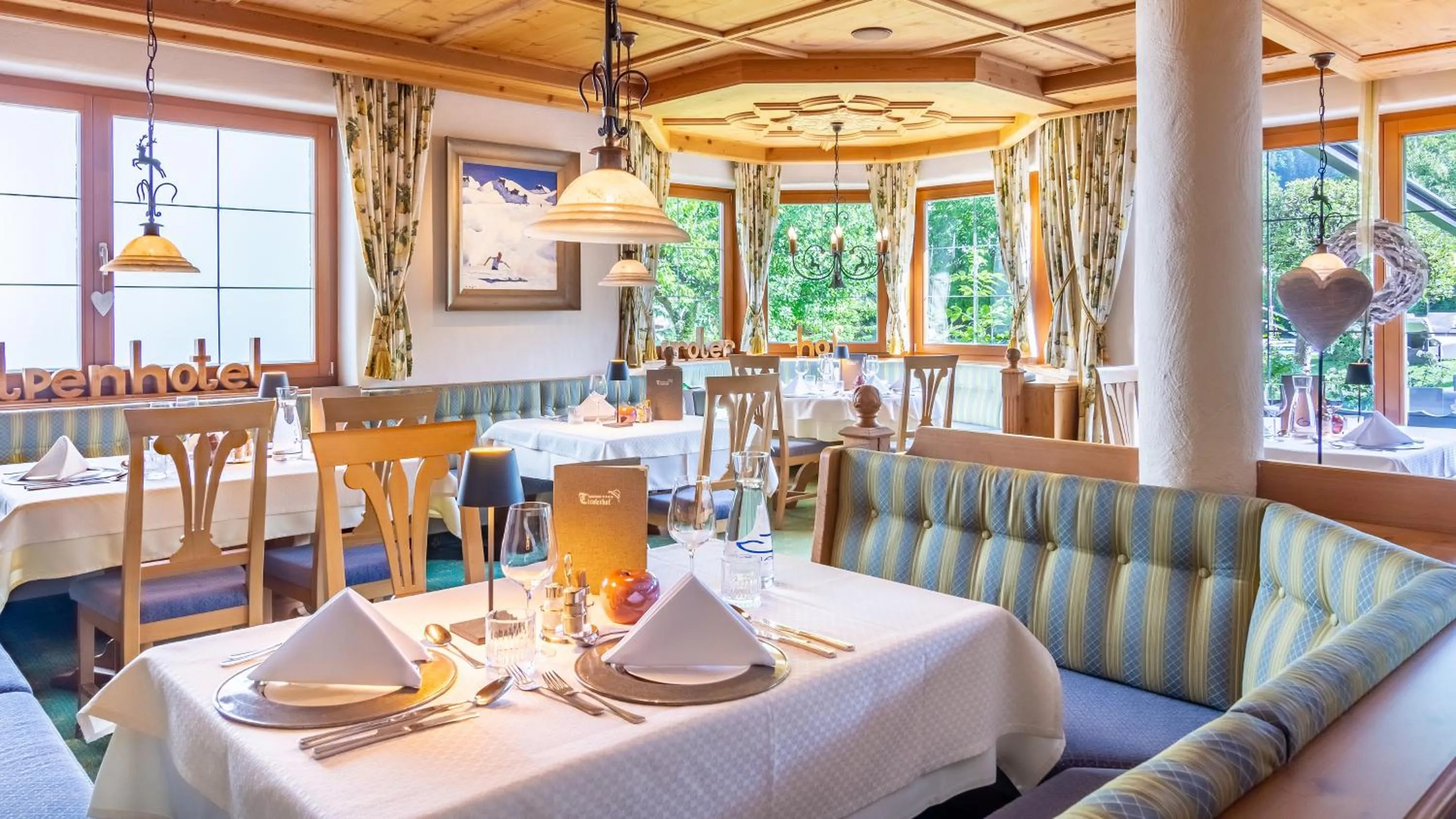 Restaurant/places to eat in Alpenhotel Tirolerhof