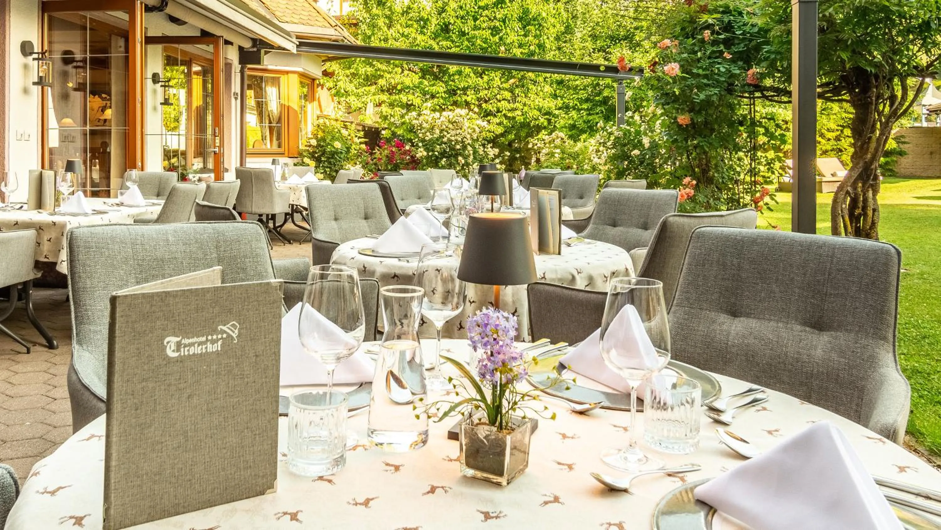 Restaurant/places to eat in Alpenhotel Tirolerhof