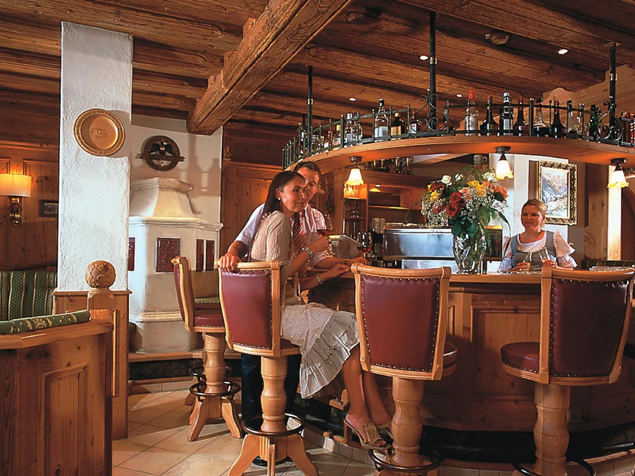 Lounge or bar in Alpenhotel Tirolerhof