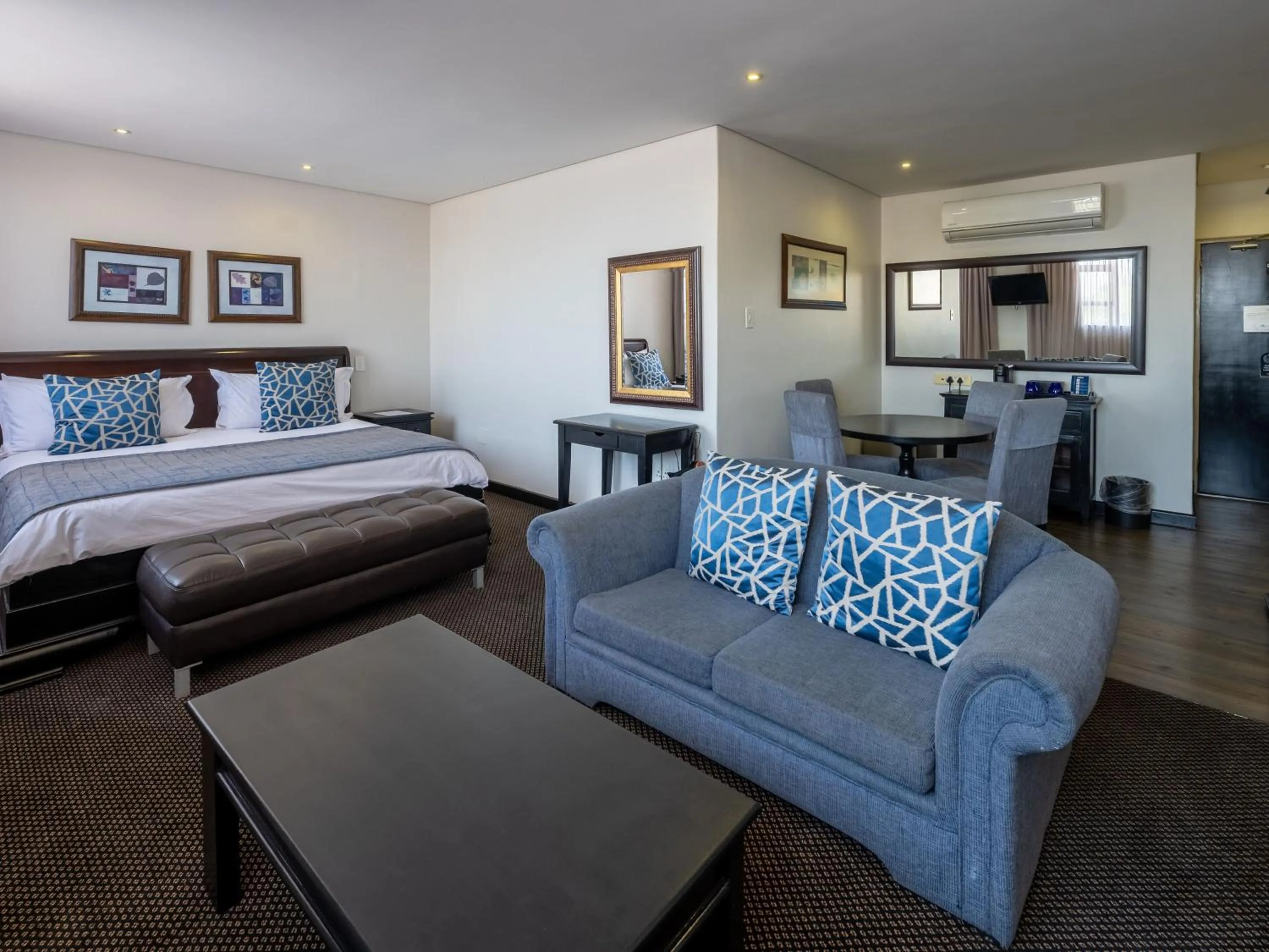 Bed in ANEW Hotel Witbank Emalahleni