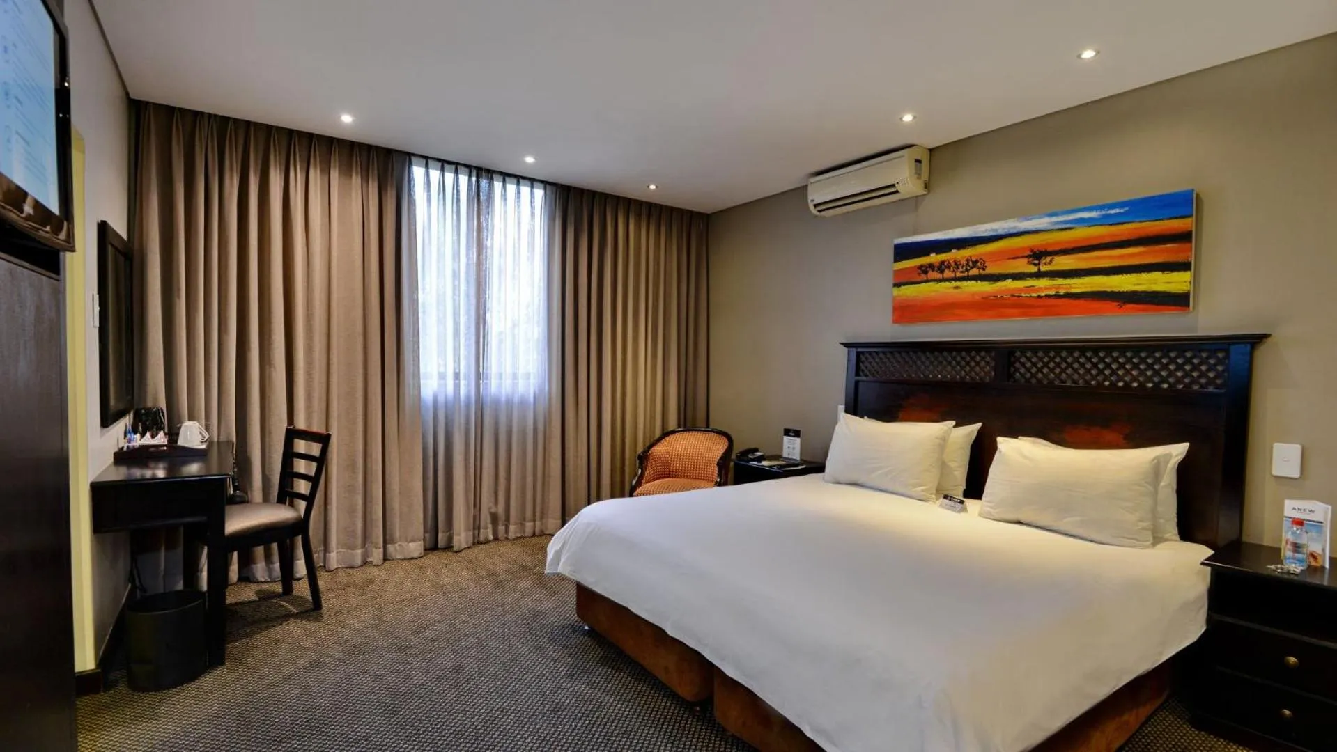 Bed in ANEW Hotel Witbank Emalahleni