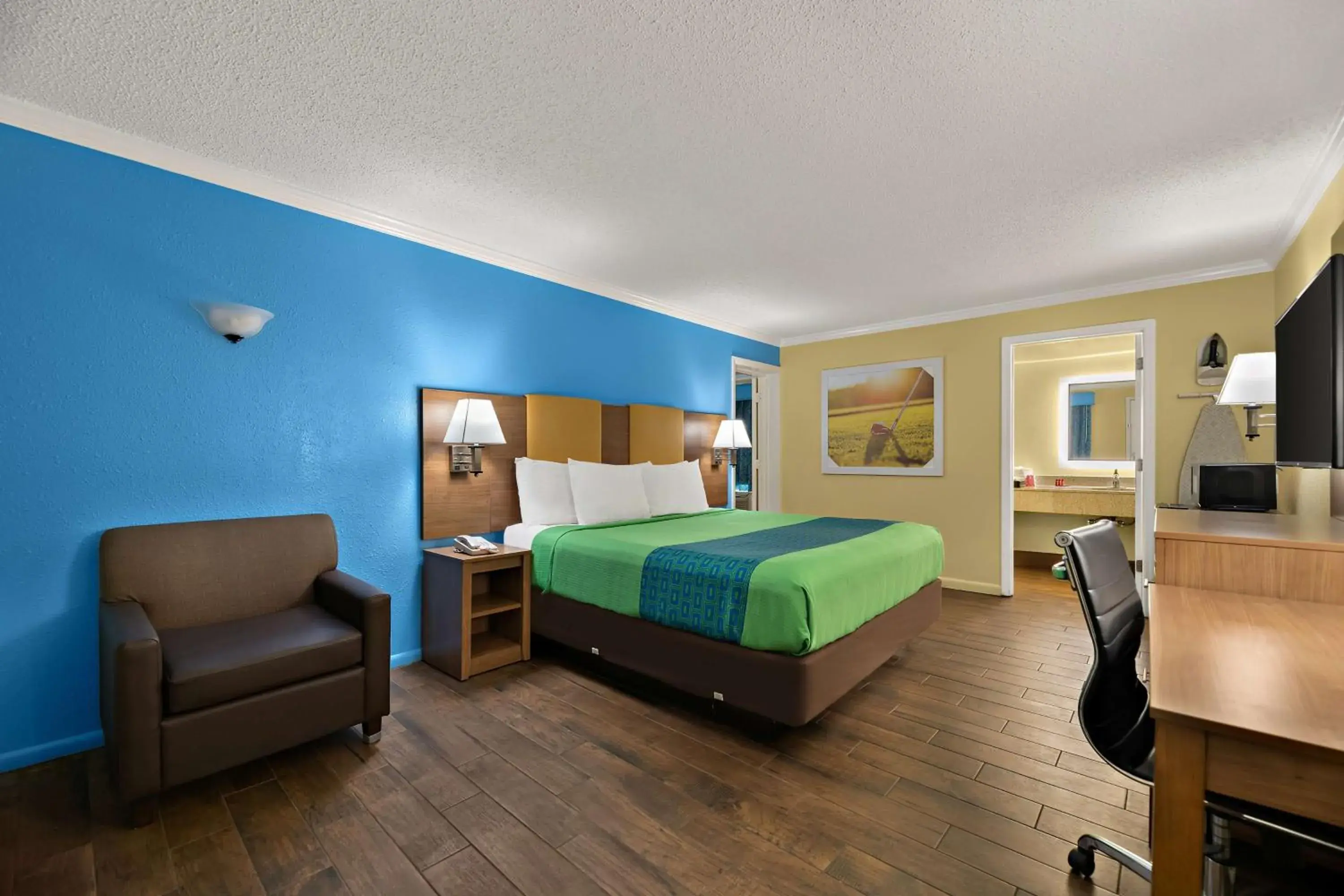 Bedroom, Bed in SureStay Hotel by Best Western Clermont Theme Park West Bedroom, Bed in SureStay Hotel by Best Western Clermont Theme Park West