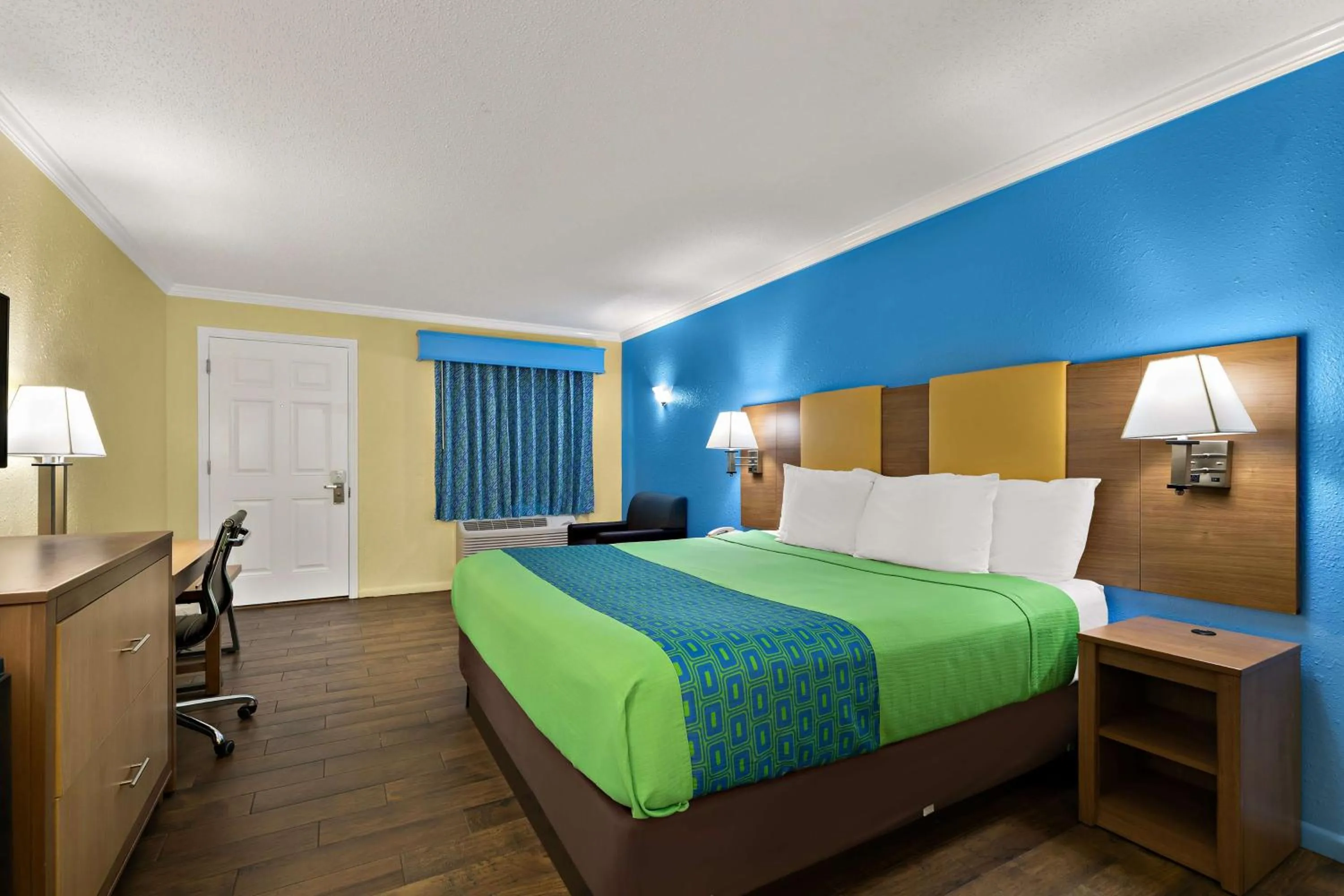 Bedroom, Bed in SureStay Hotel by Best Western Clermont Theme Park West