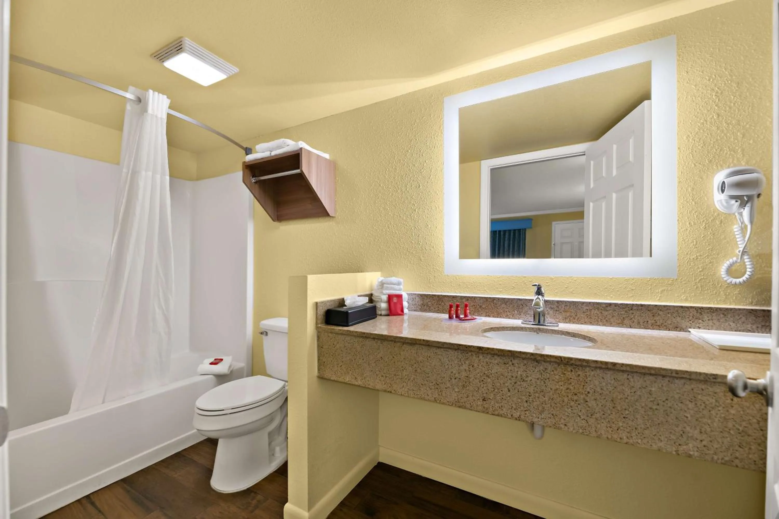 Bathroom in SureStay Hotel by Best Western Clermont Theme Park West