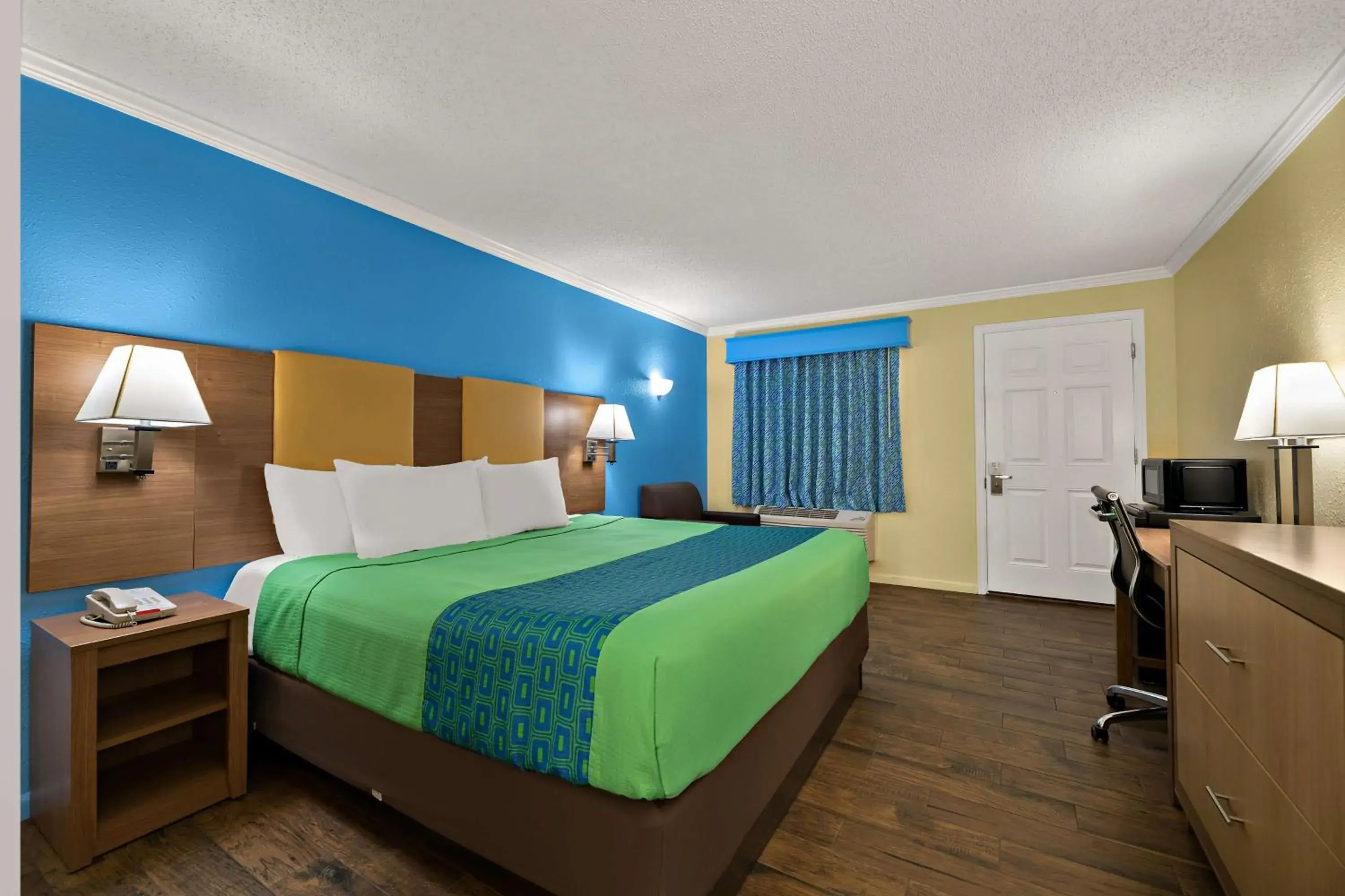 Bedroom, Bed in SureStay Hotel by Best Western Clermont Theme Park West Bedroom, Bed in SureStay Hotel by Best Western Clermont Theme Park West