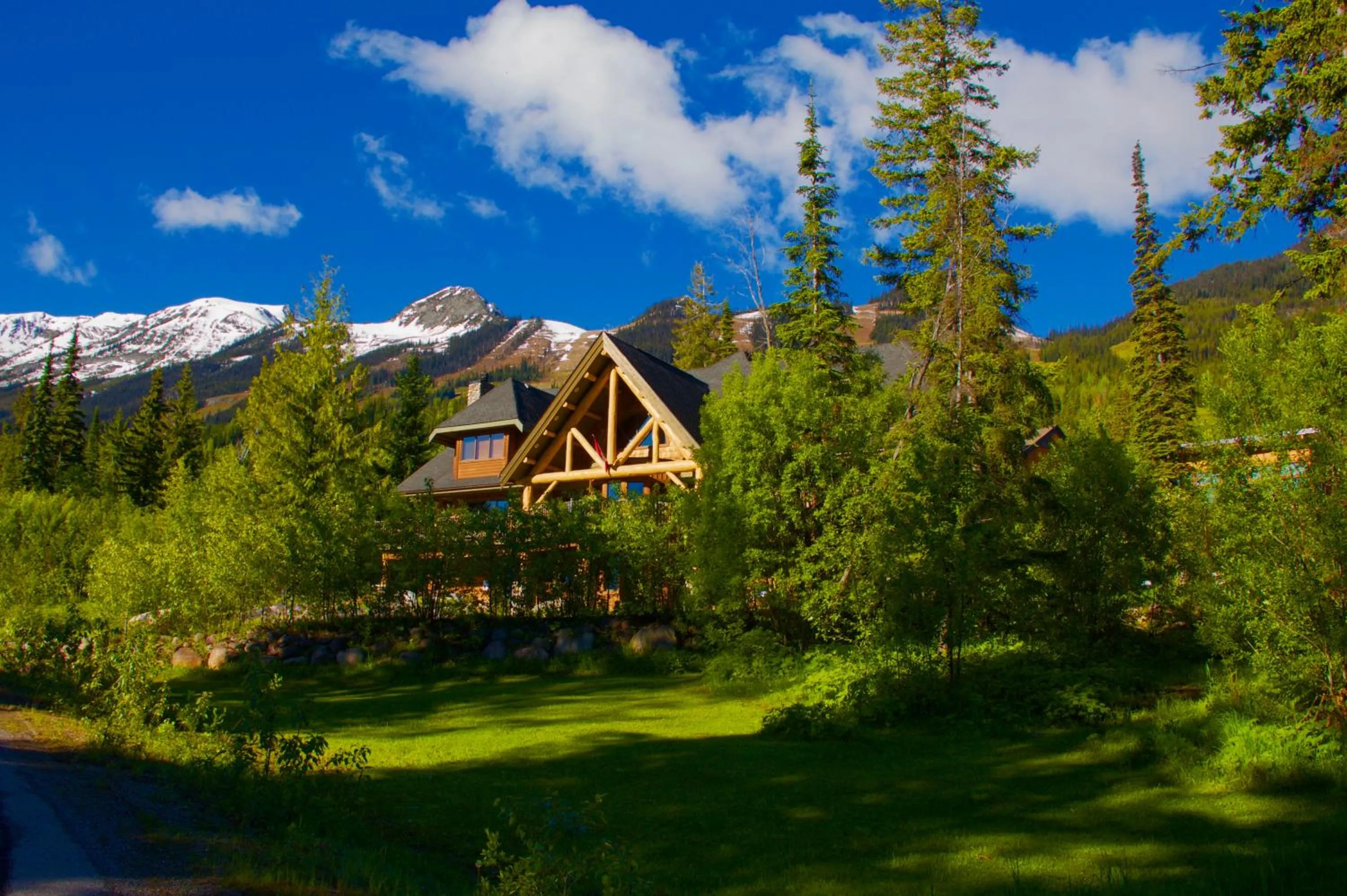 Property building in Vagabond Lodge at Kicking Horse