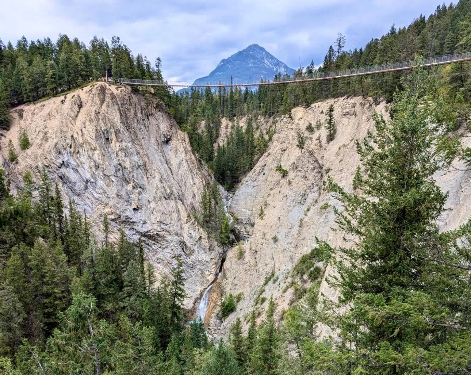 Hiking in Vagabond Lodge at Kicking Horse