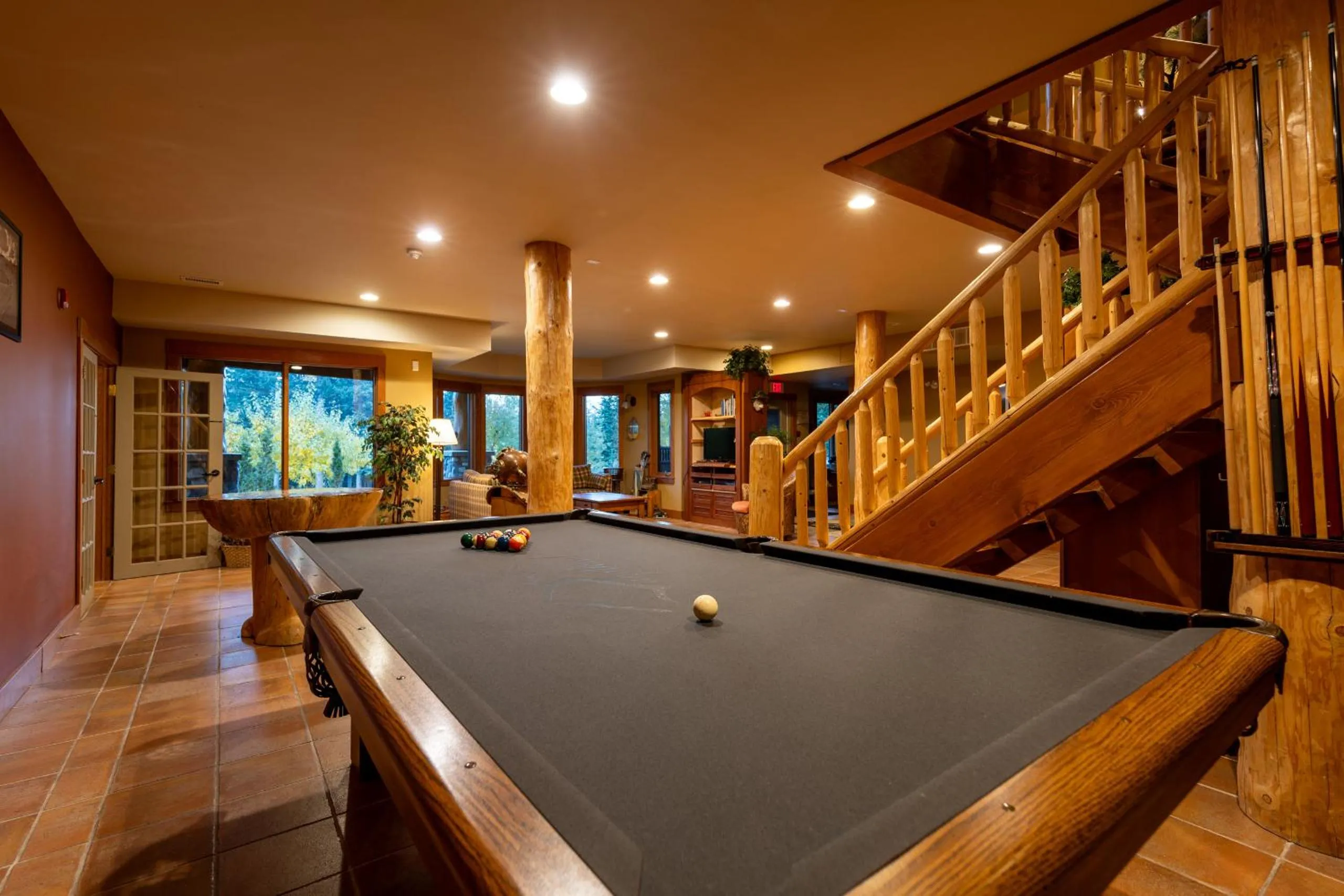 Entertainment in Vagabond Lodge at Kicking Horse