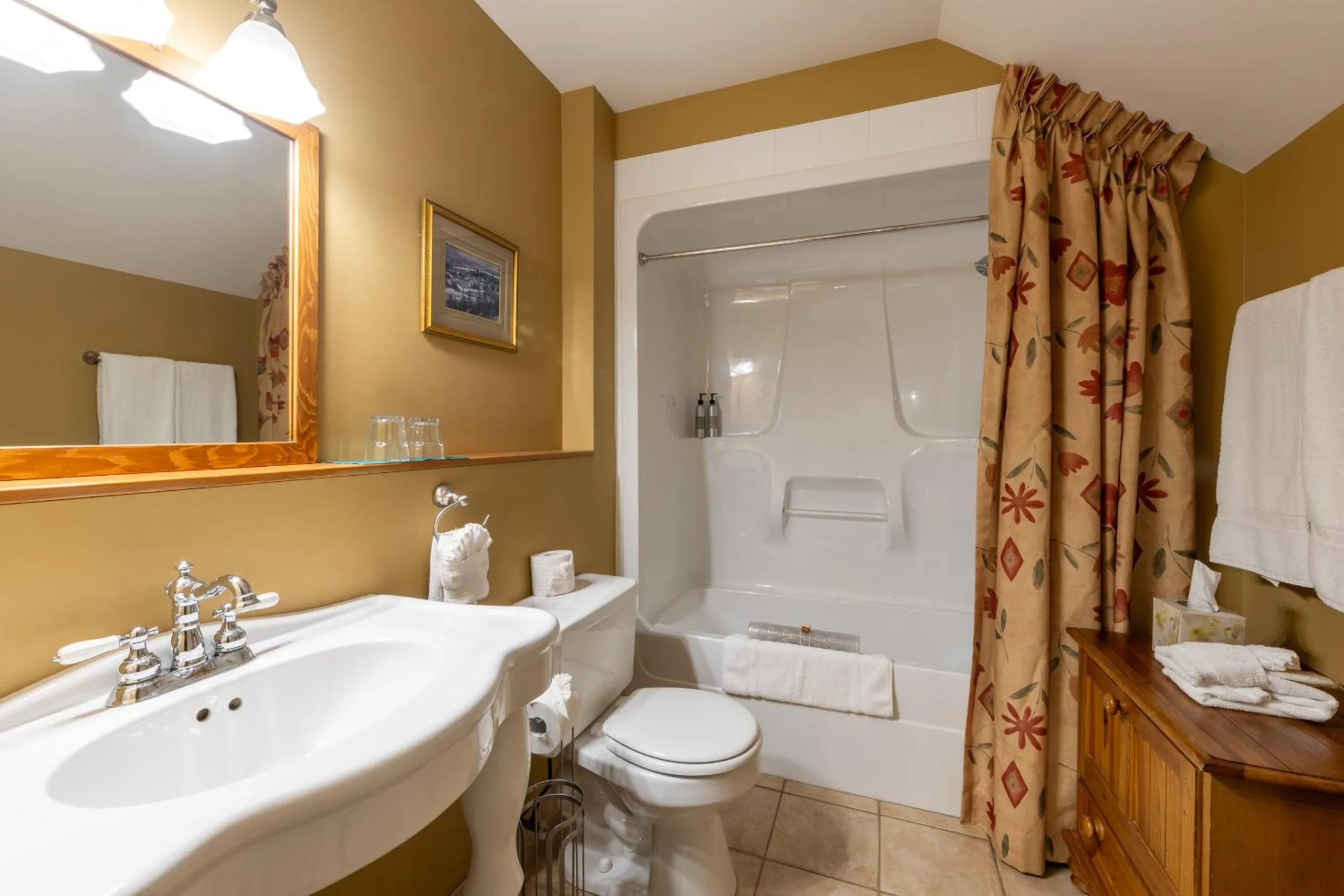 Bathroom in Vagabond Lodge at Kicking Horse