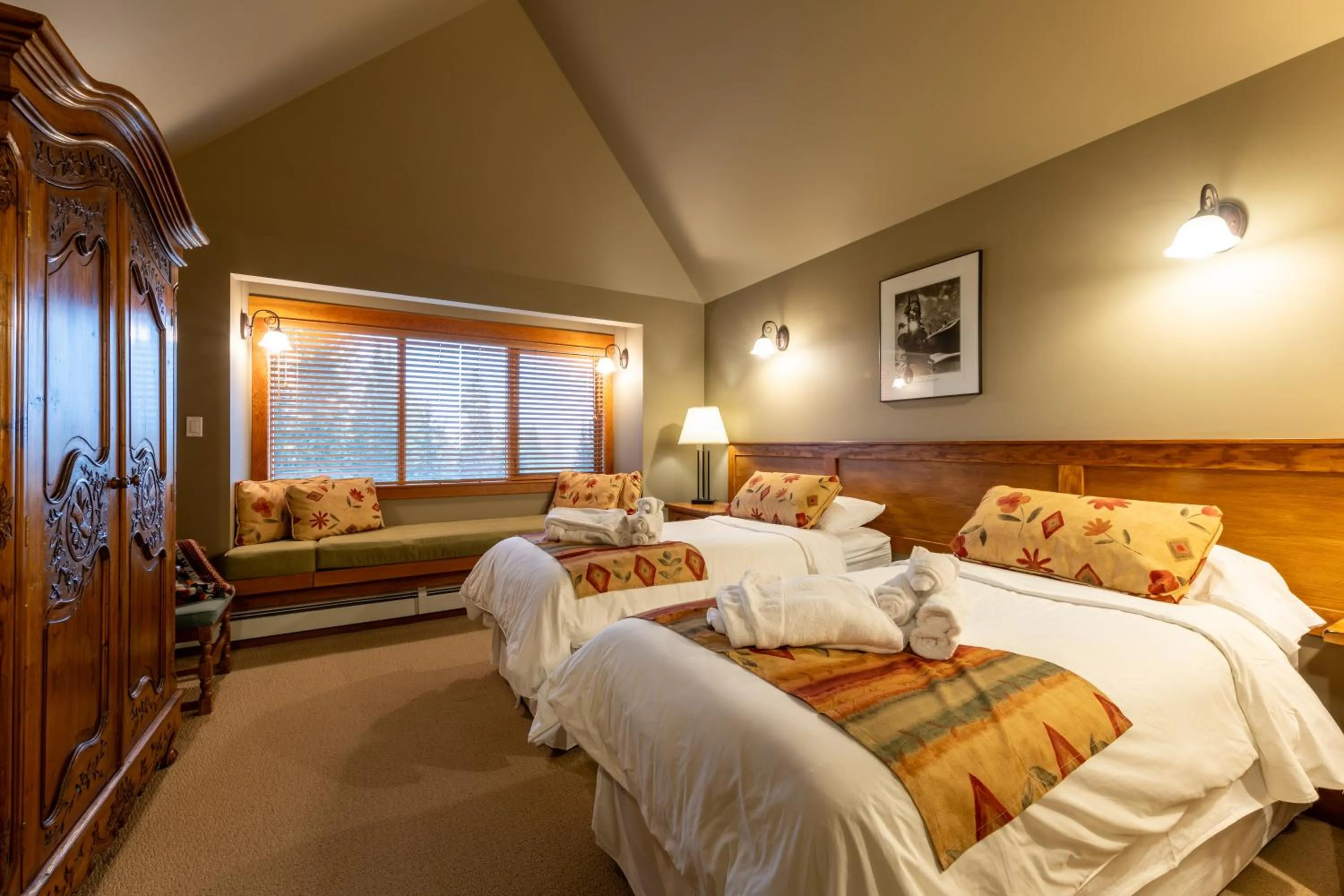 Bed in Vagabond Lodge at Kicking Horse