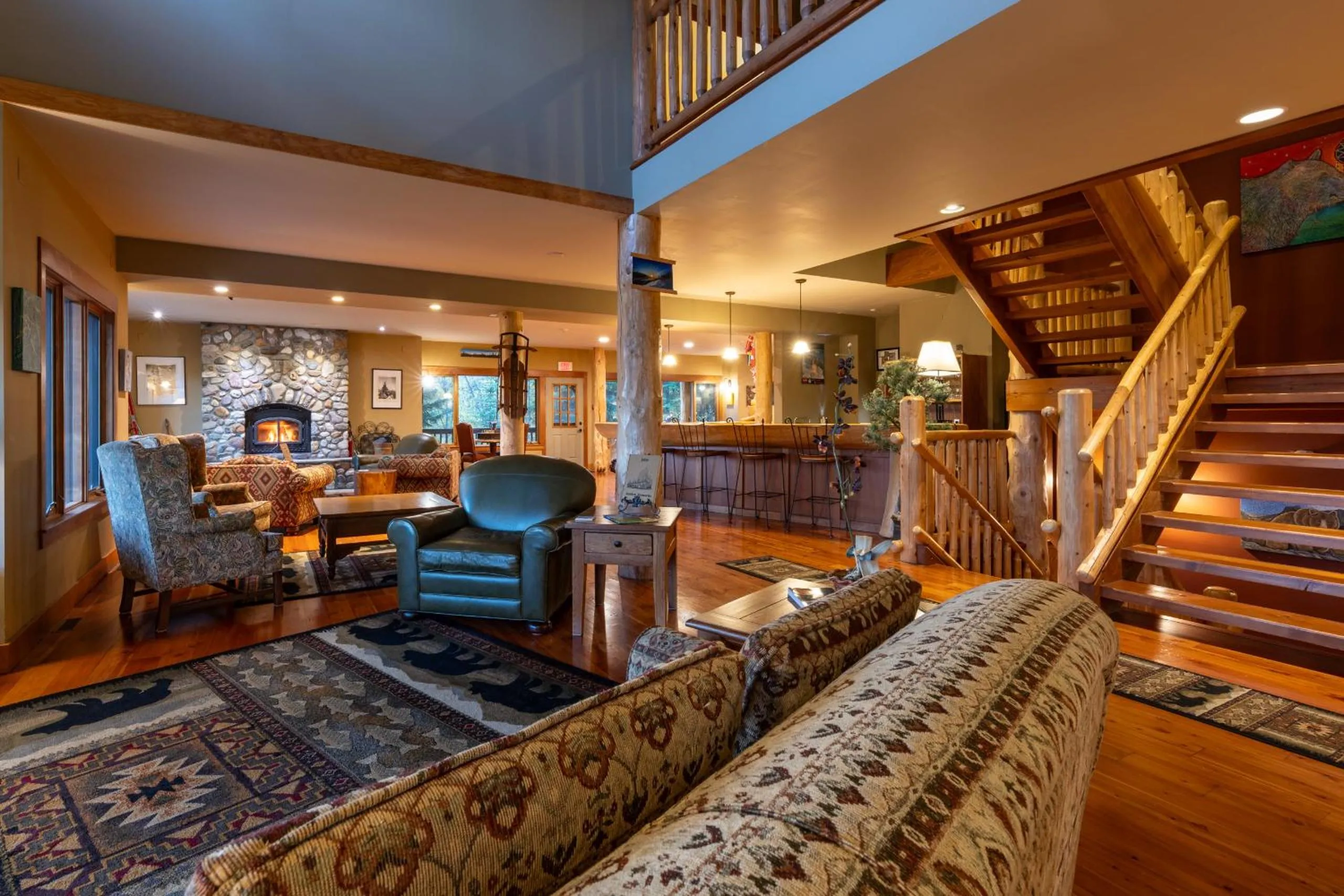 Living room in Vagabond Lodge at Kicking Horse