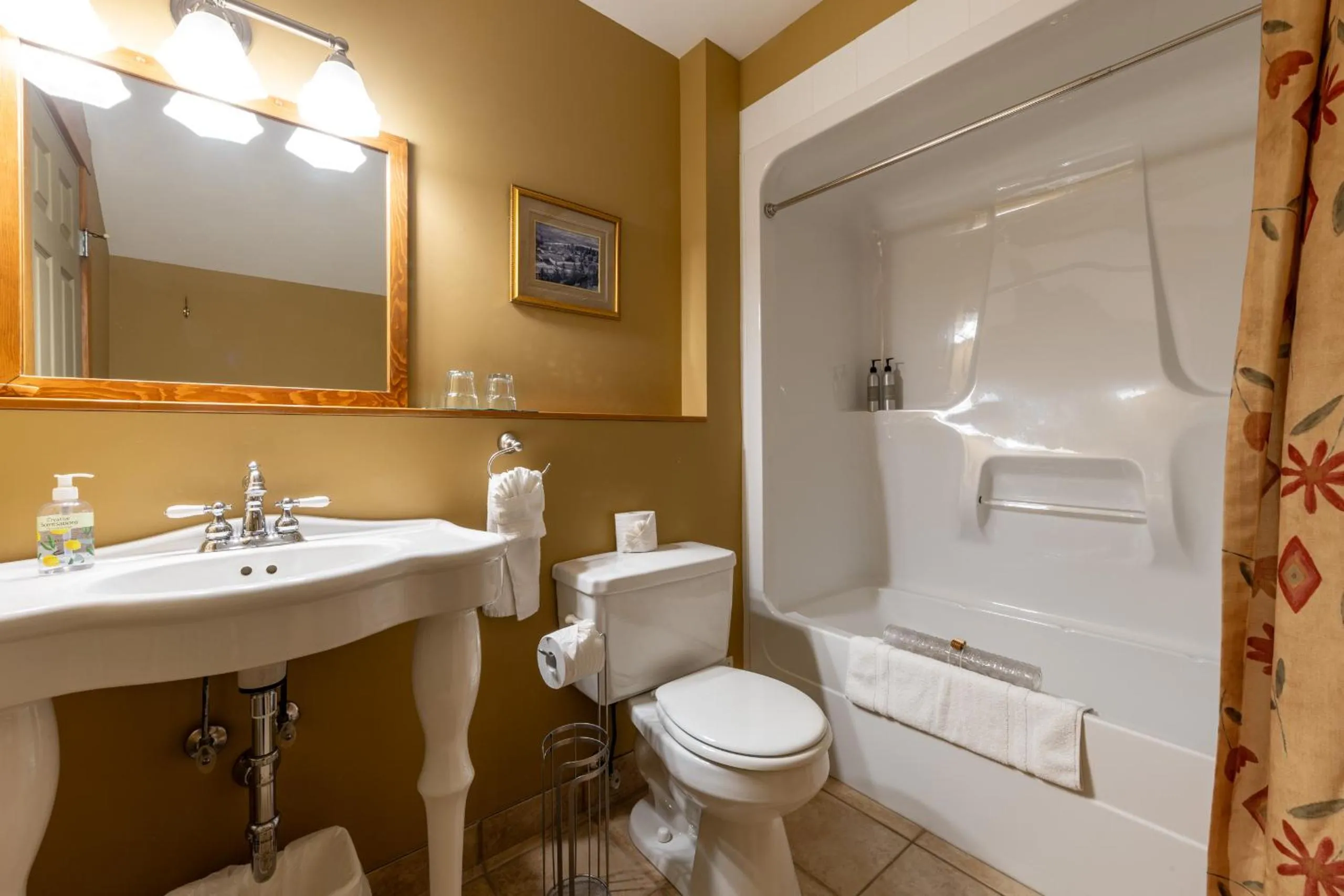 Bathroom in Vagabond Lodge at Kicking Horse