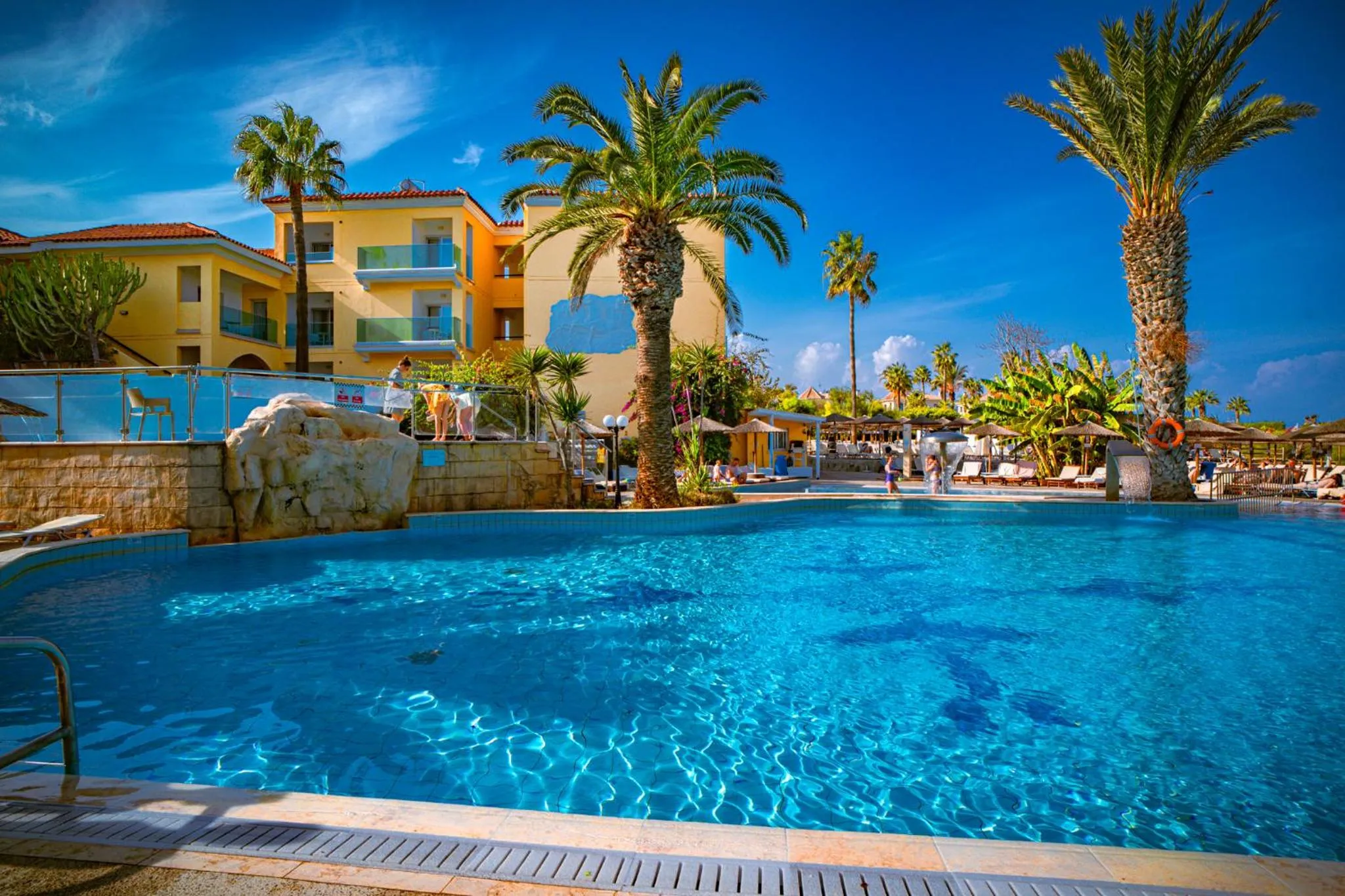 Swimming pool in Malama Beach Holiday Village