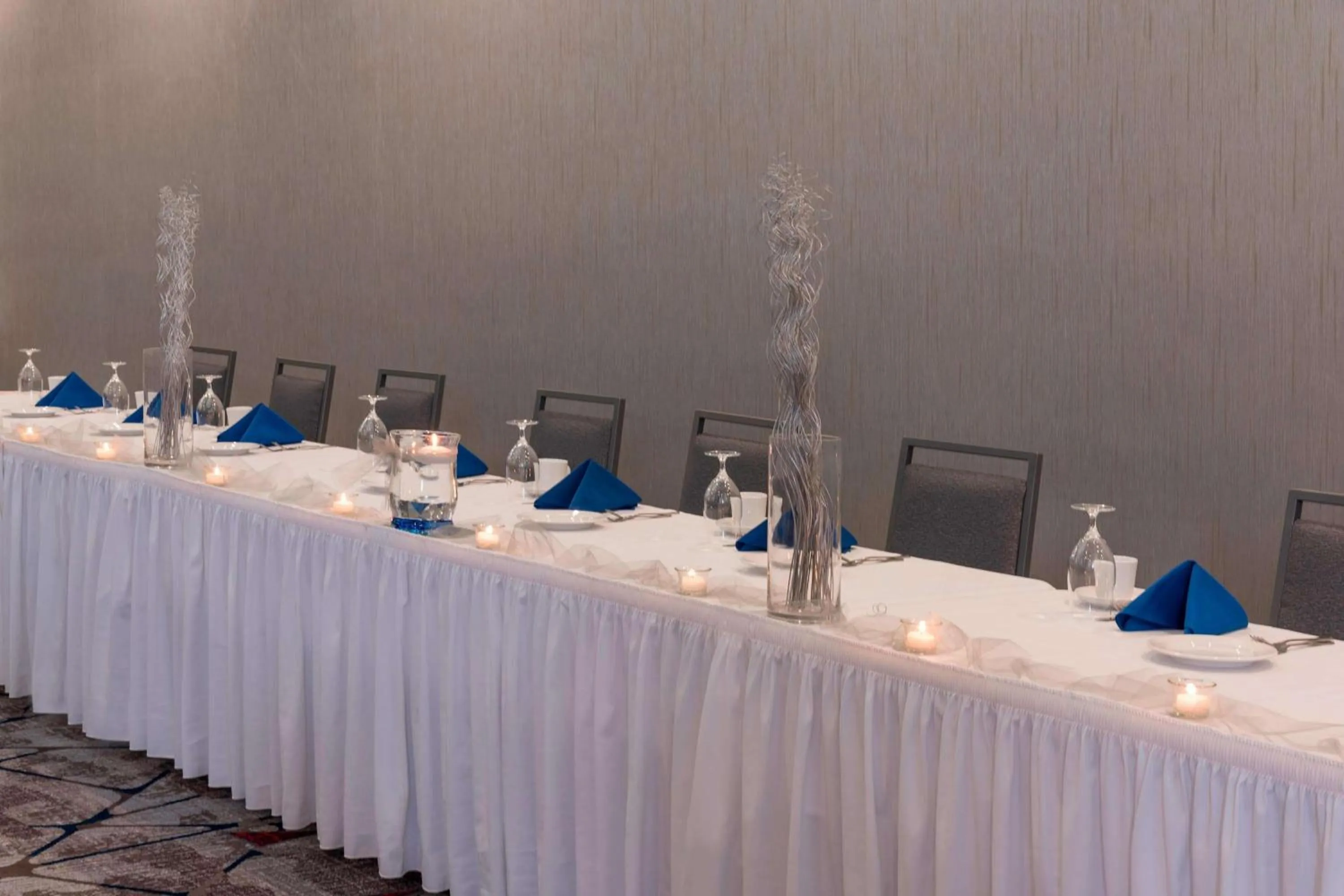 Property building in Sonesta Hotel Grand Rapids Airport