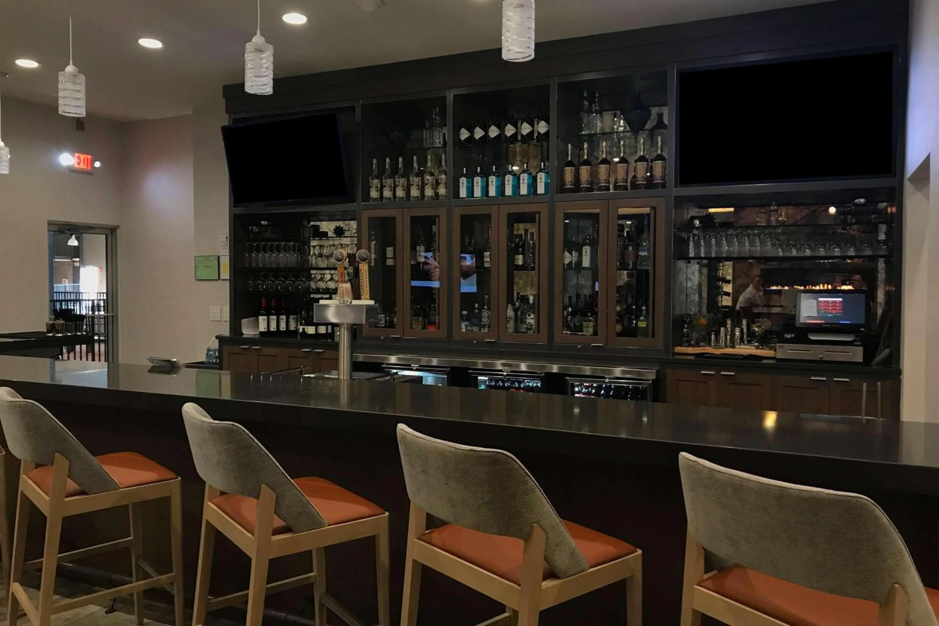 Lounge or bar in Sonesta Hotel Grand Rapids Airport