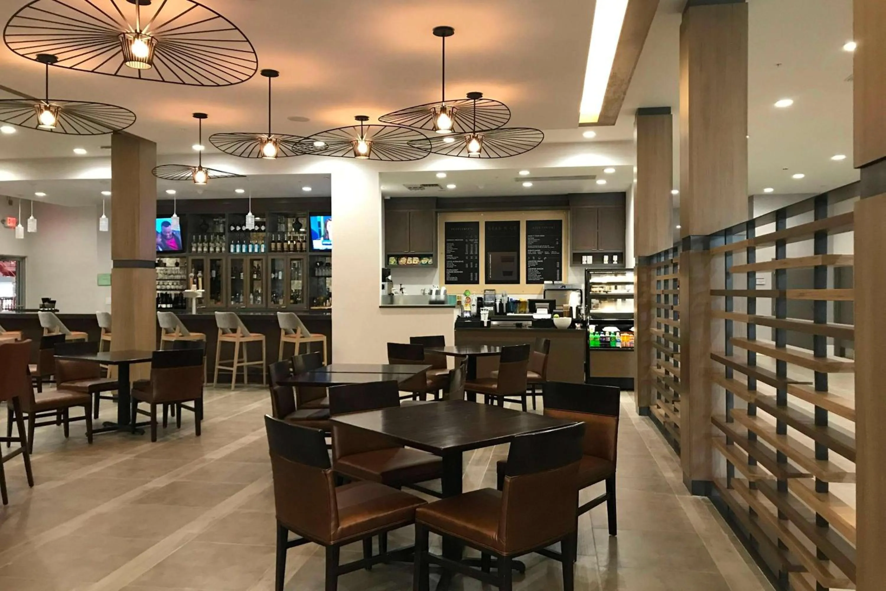 Restaurant/places to eat in Sonesta Hotel Grand Rapids Airport