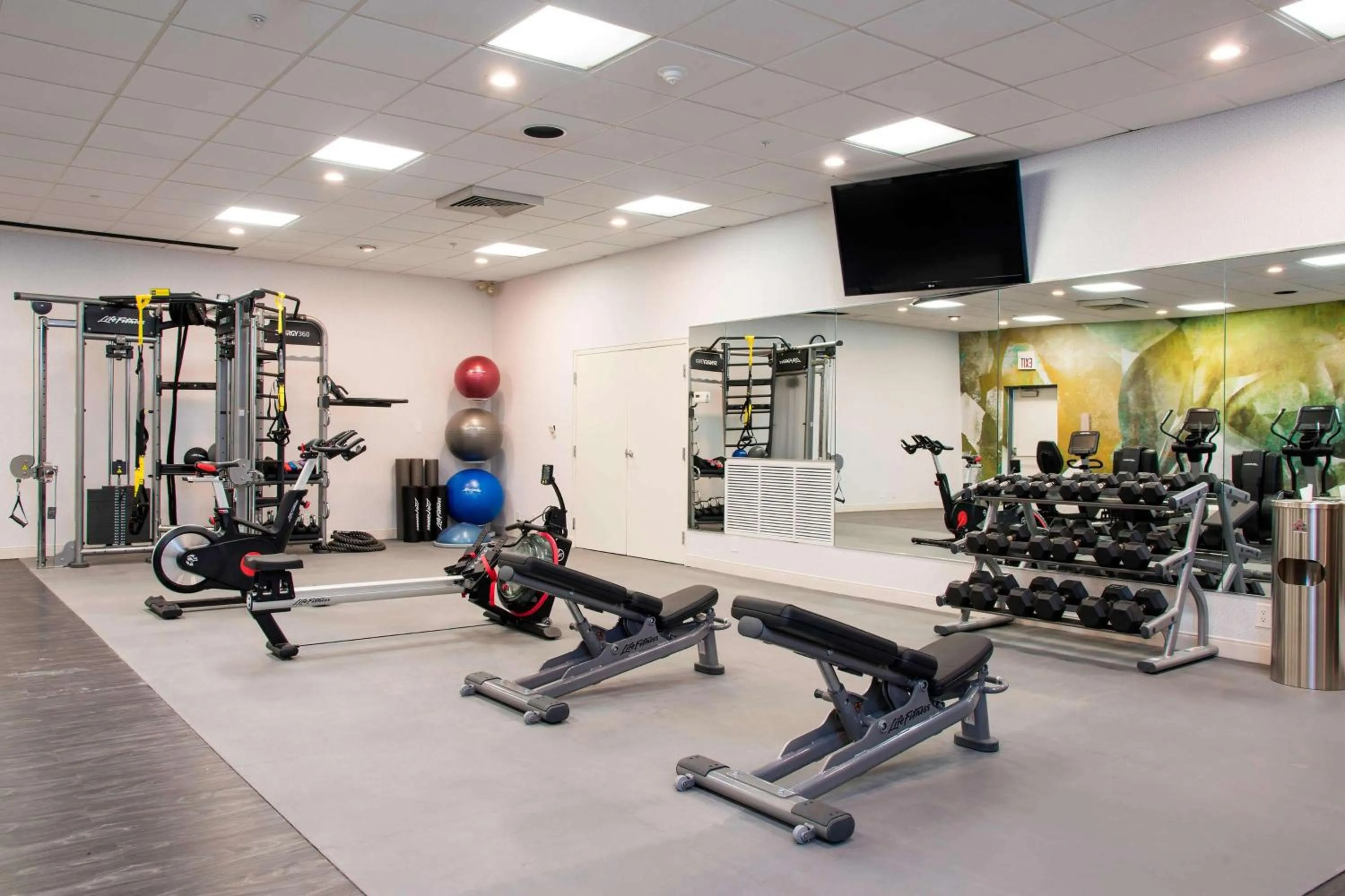 Fitness centre/facilities in Delta Hotels by Marriott Grand Rapids Airport