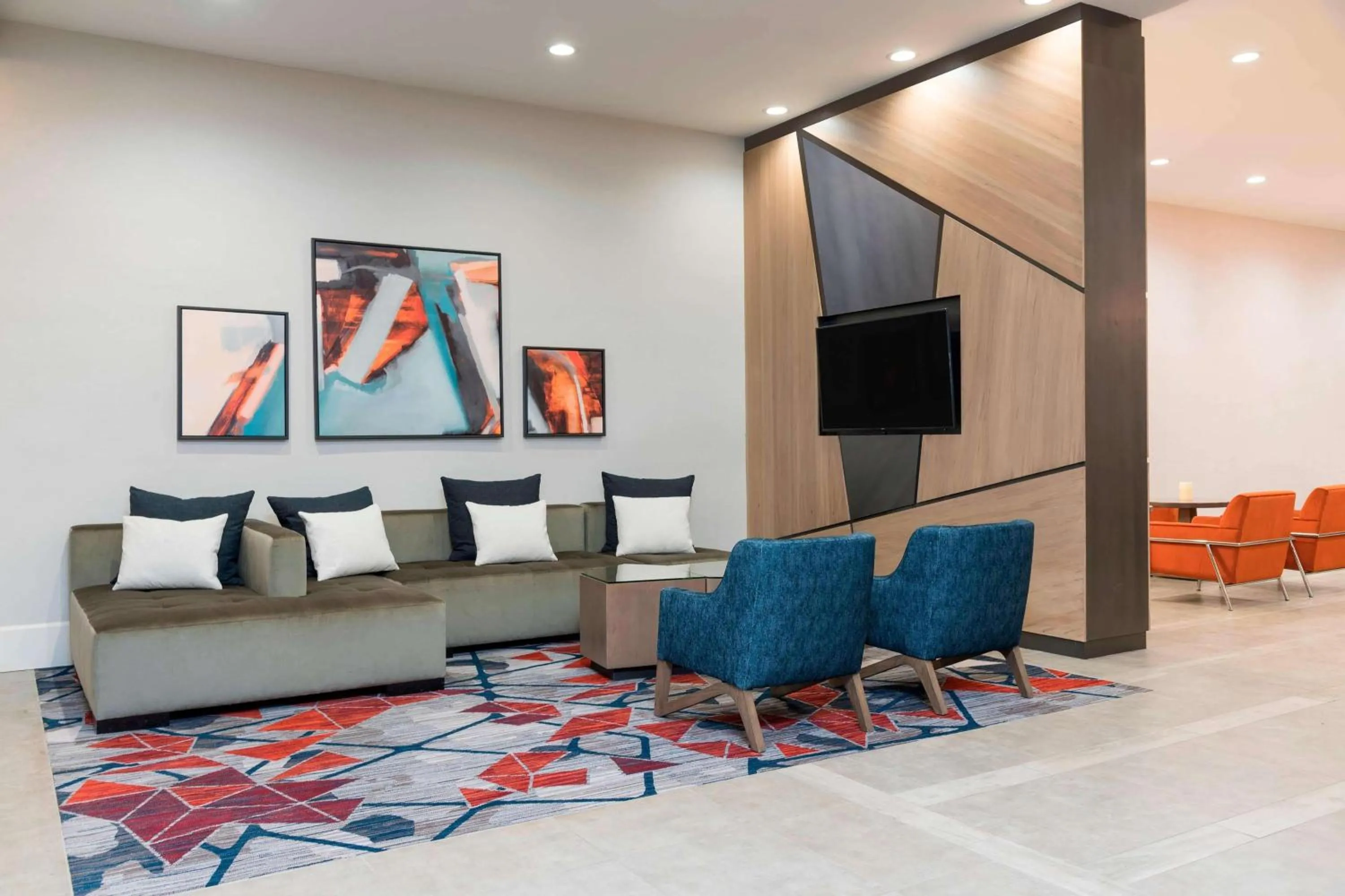 Lobby or reception in Delta Hotels by Marriott Grand Rapids Airport