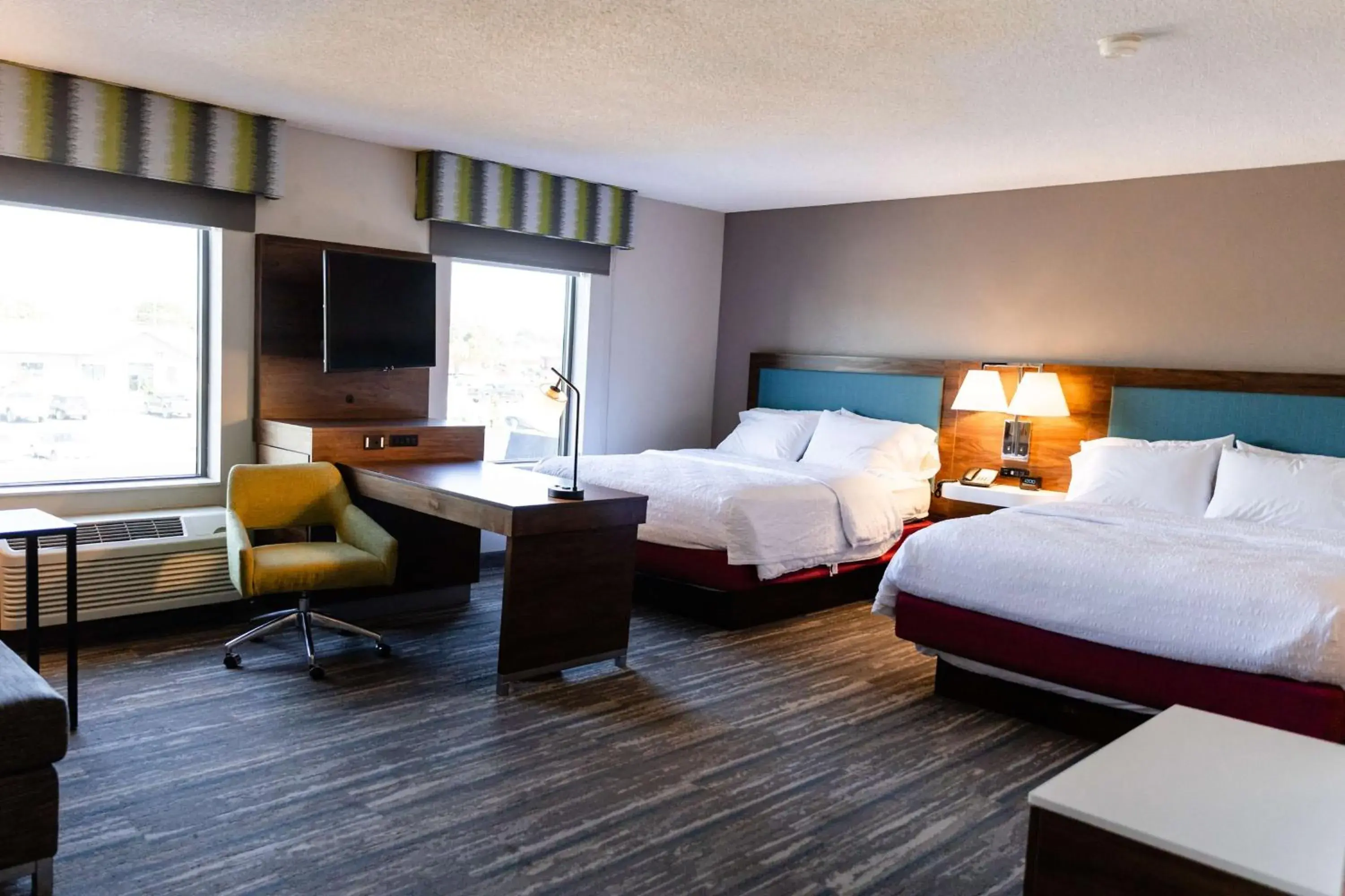 Bedroom, Bed in Hampton Inn & Suites Scottsbluff Bedroom, Bed in Hampton Inn & Suites Scottsbluff