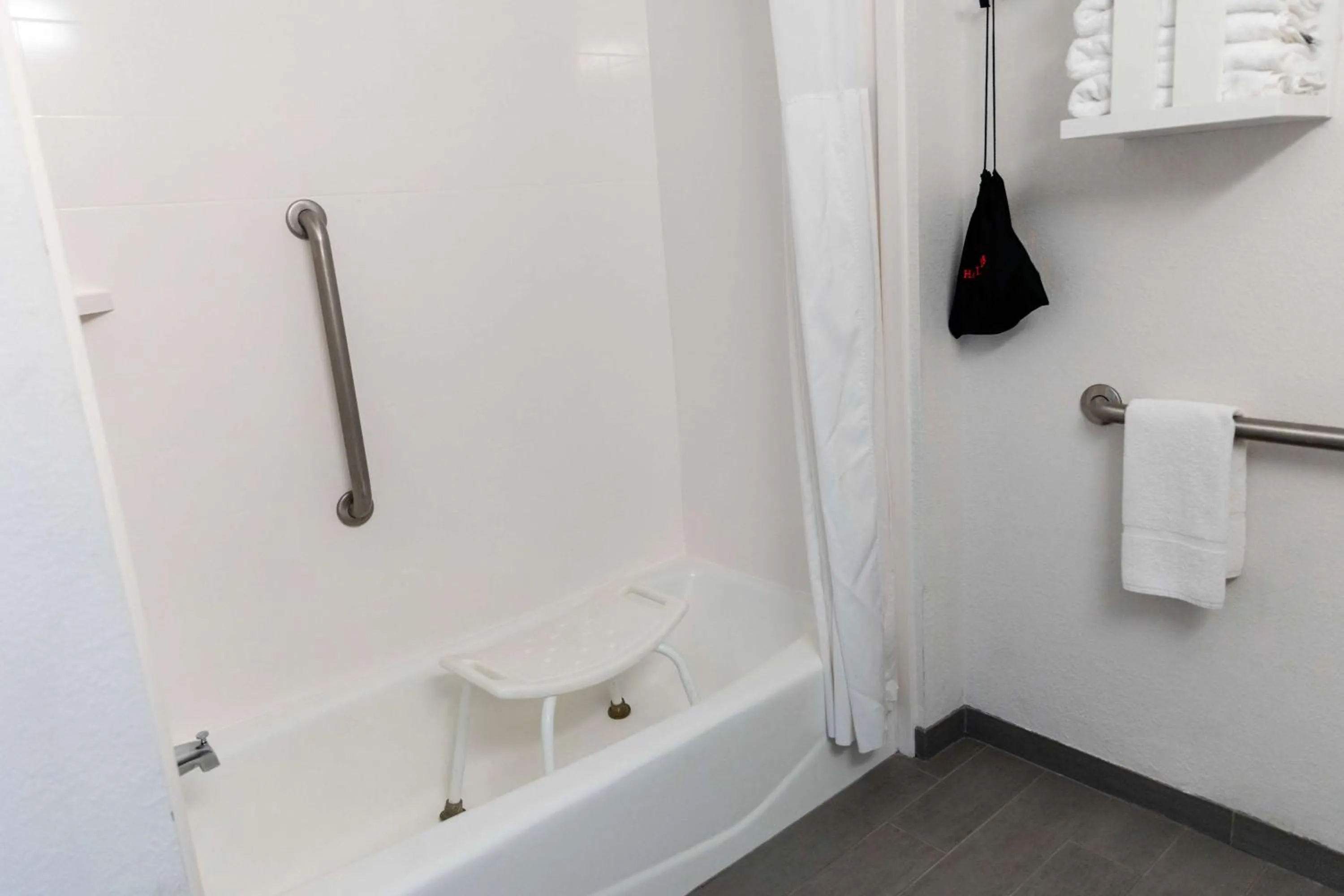 Bathroom in Hampton Inn & Suites Scottsbluff