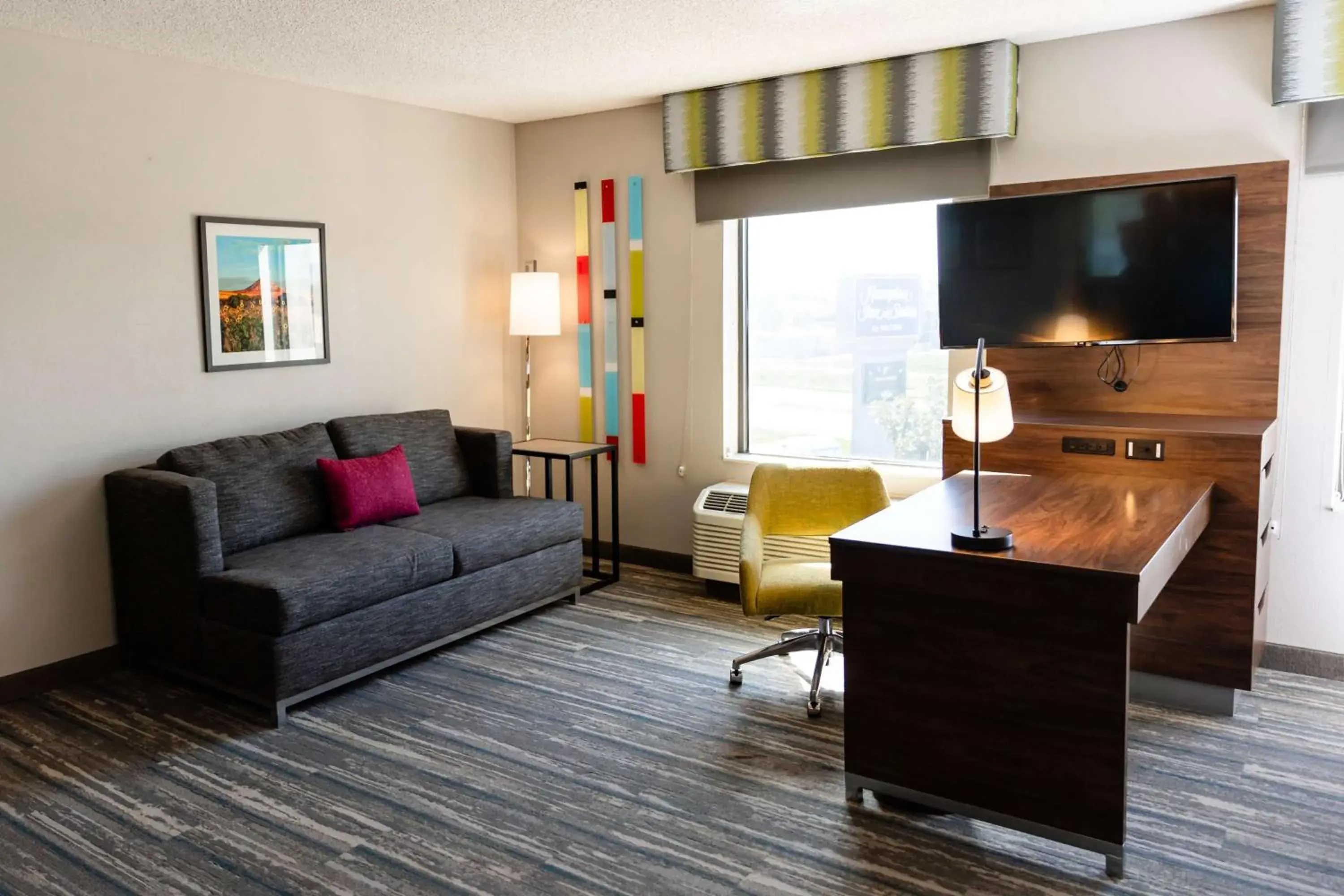 Bedroom in Hampton Inn & Suites Scottsbluff Bedroom in Hampton Inn & Suites Scottsbluff