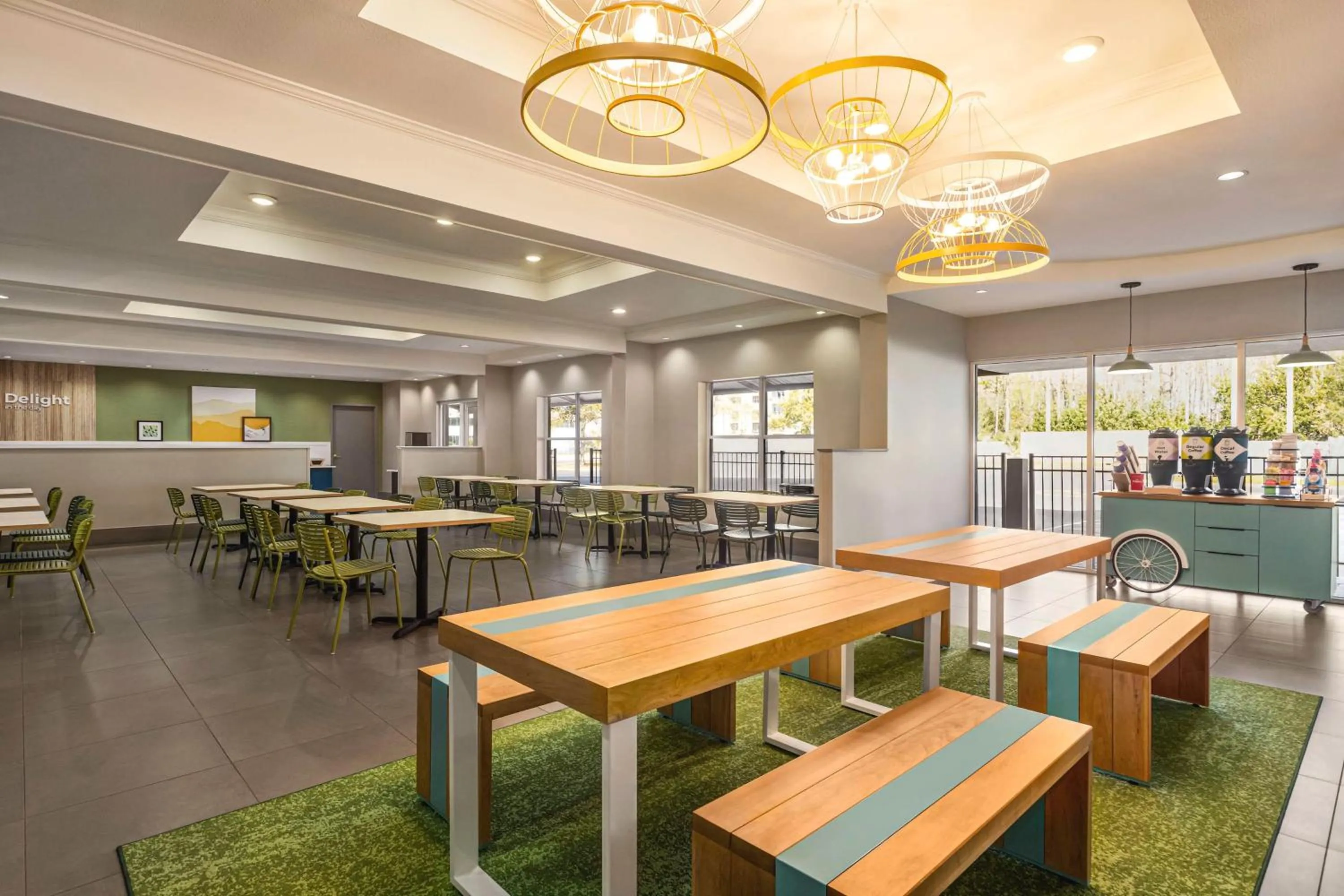 Breakfast, Restaurant/Places to Eat in Country Inn & Suites by Radisson Near Universal