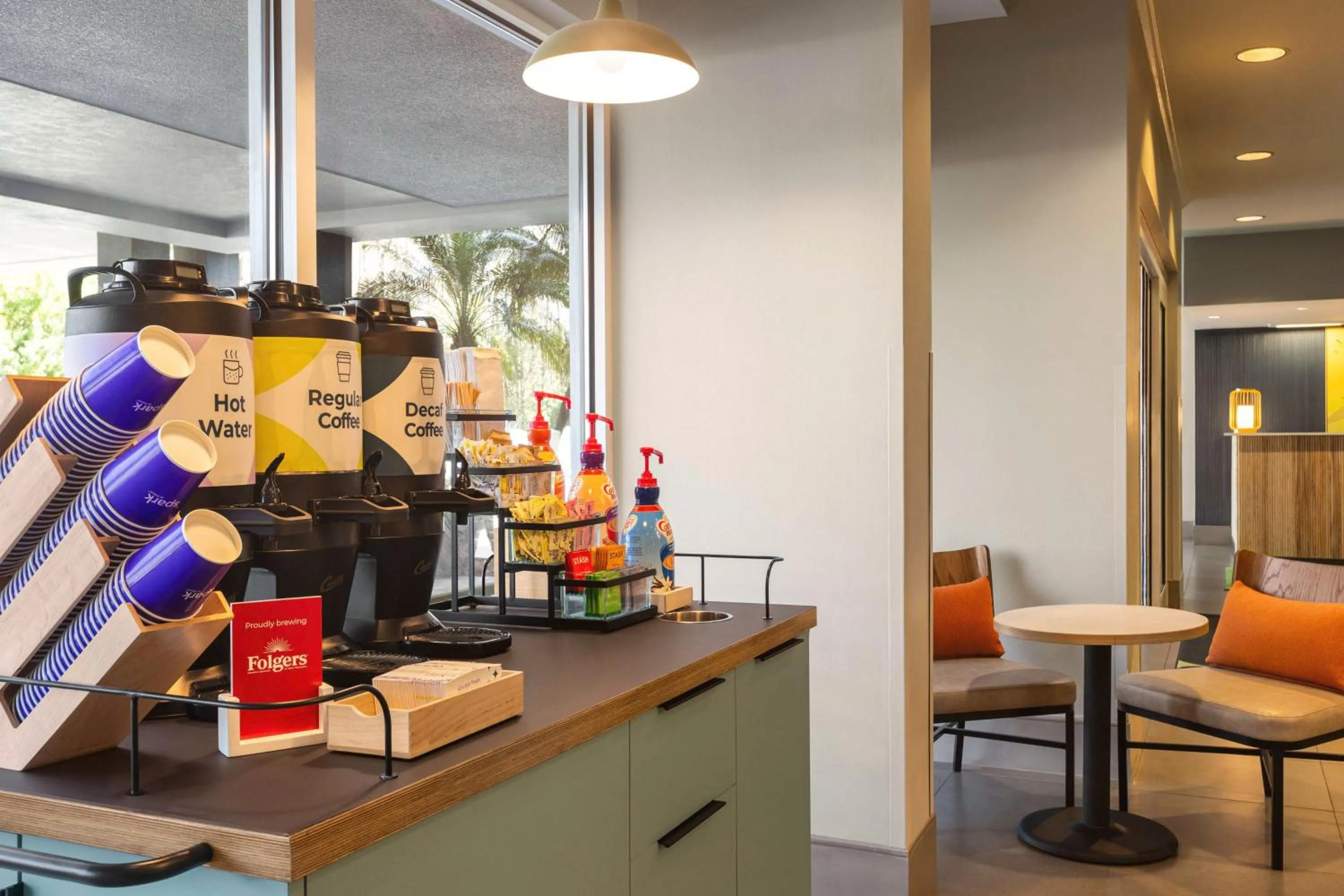 Lobby or reception in Spark by Hilton Orlando Universal Boulevard