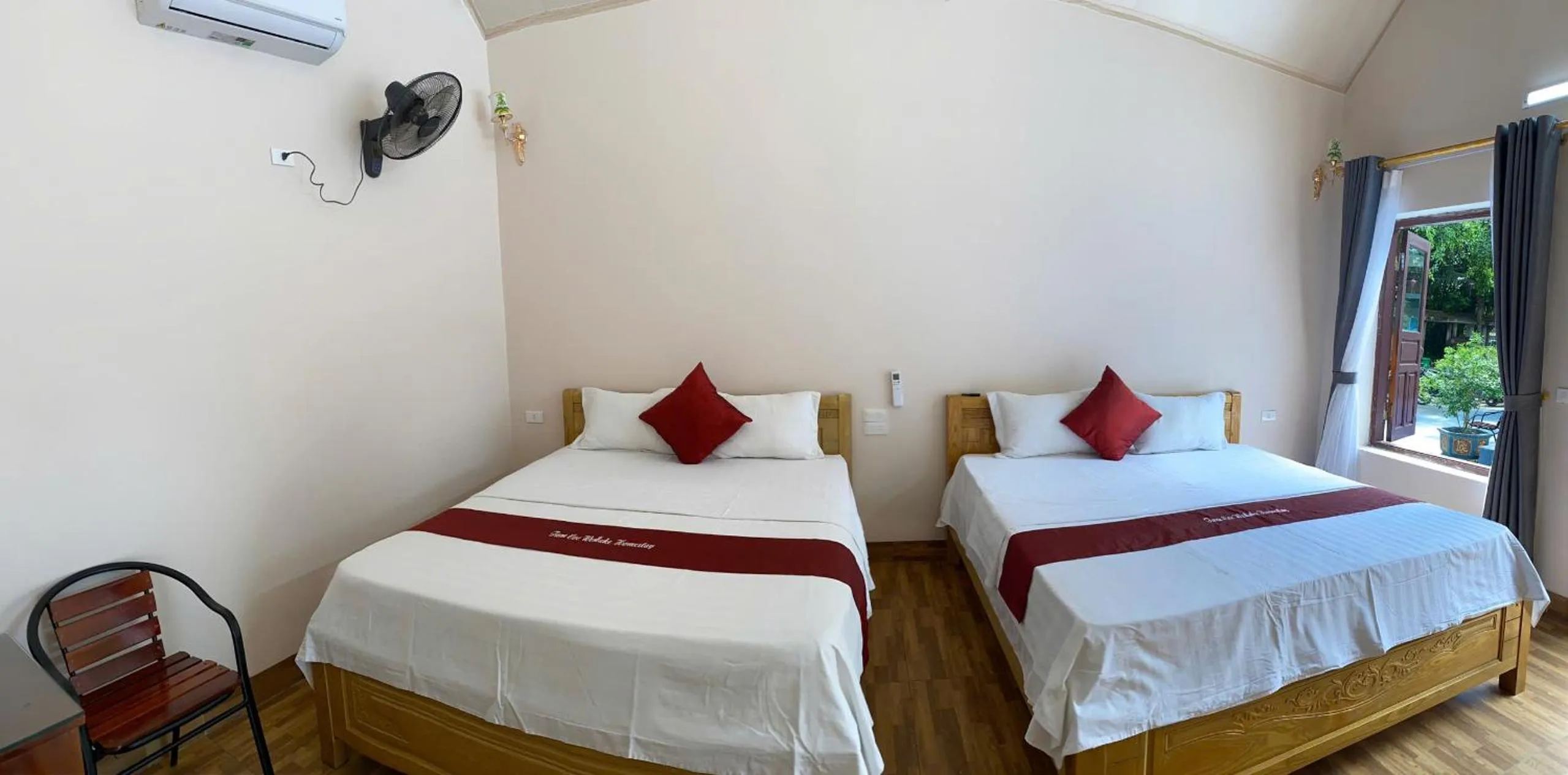 Photo of the whole room, Bed in Tam Coc Westlake Homestay