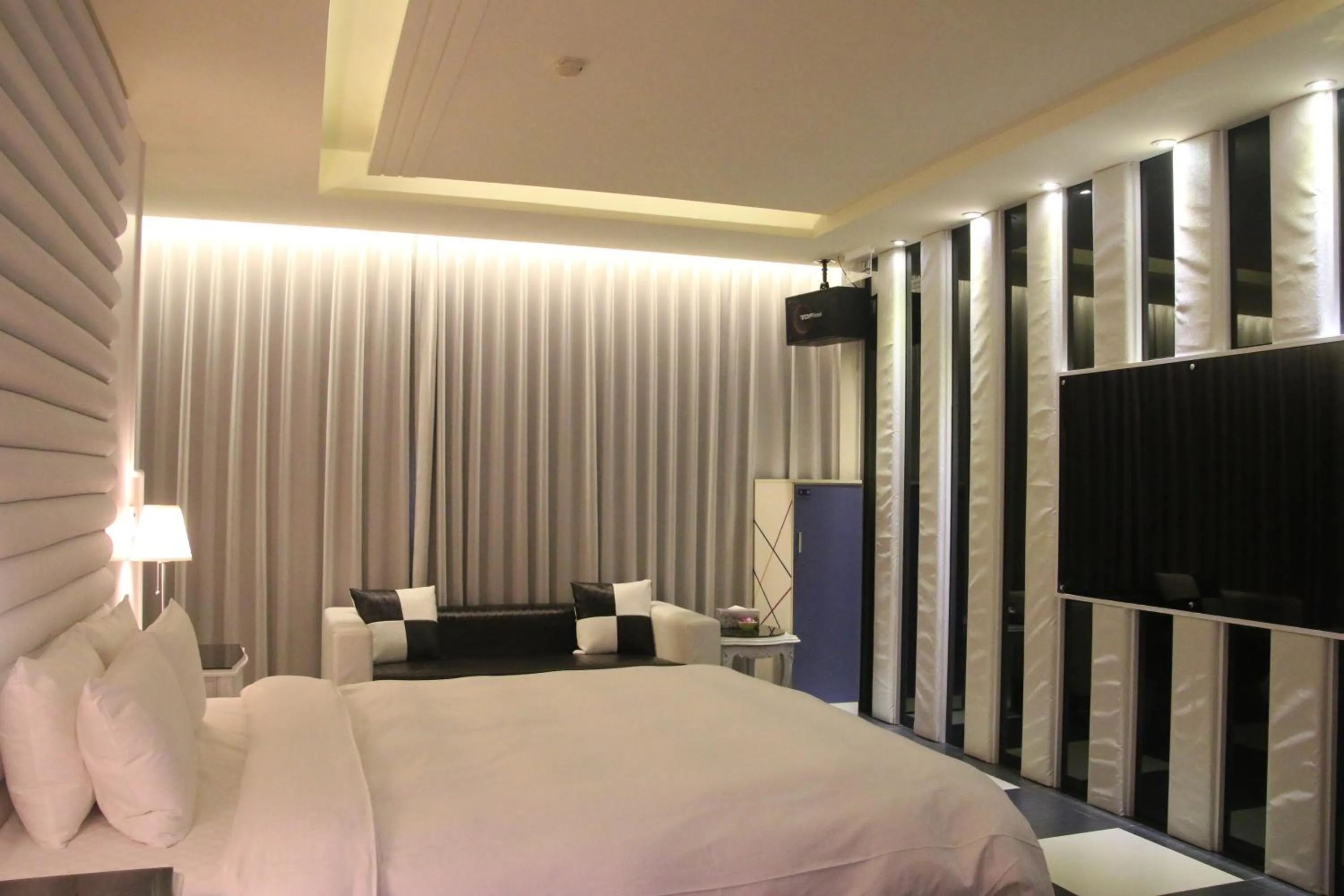 Bed in Kai-Hong Motel