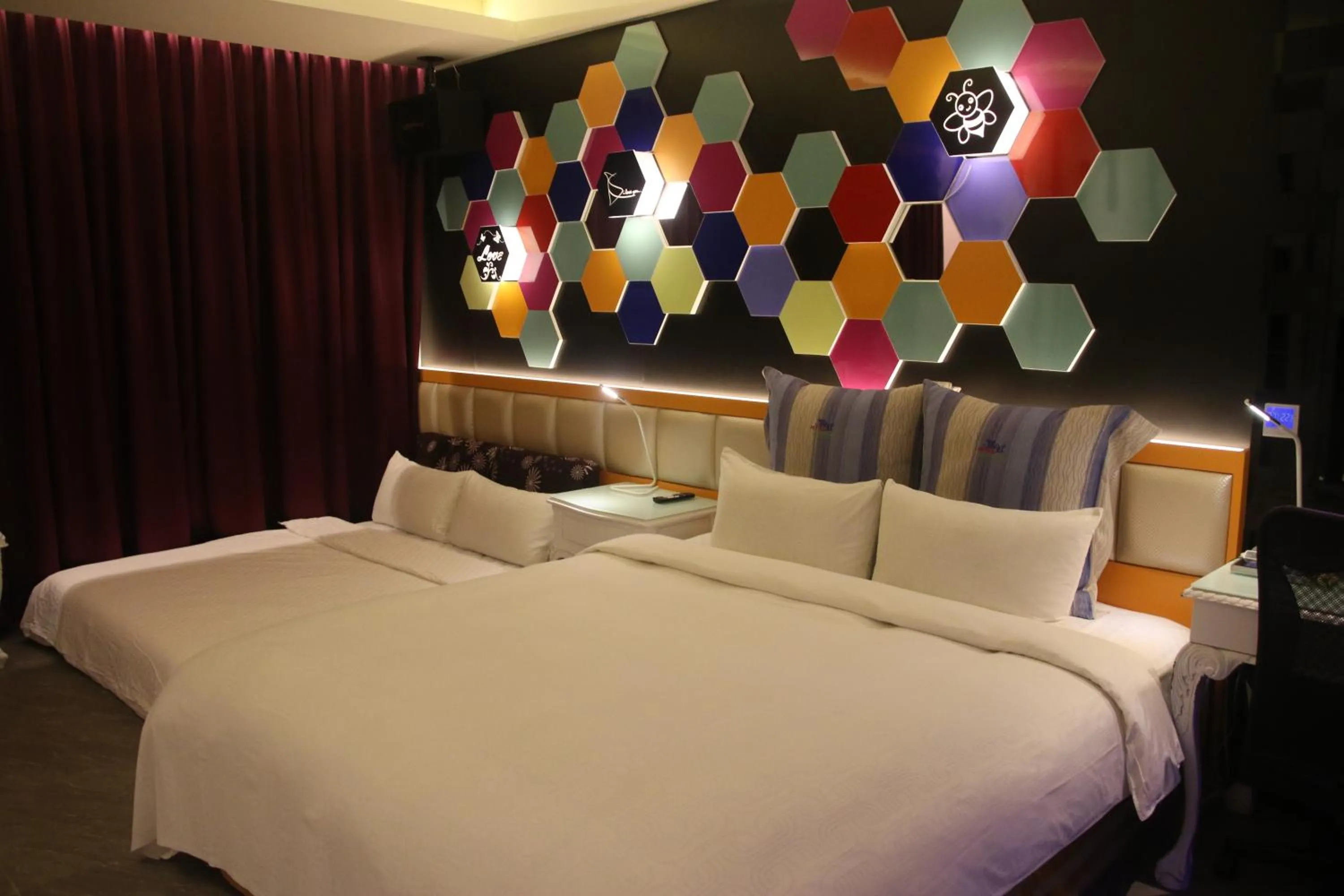 Bed in Kai-Hong Motel