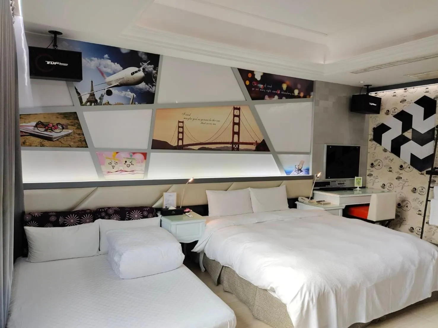 Bed in Kai-Hong Motel