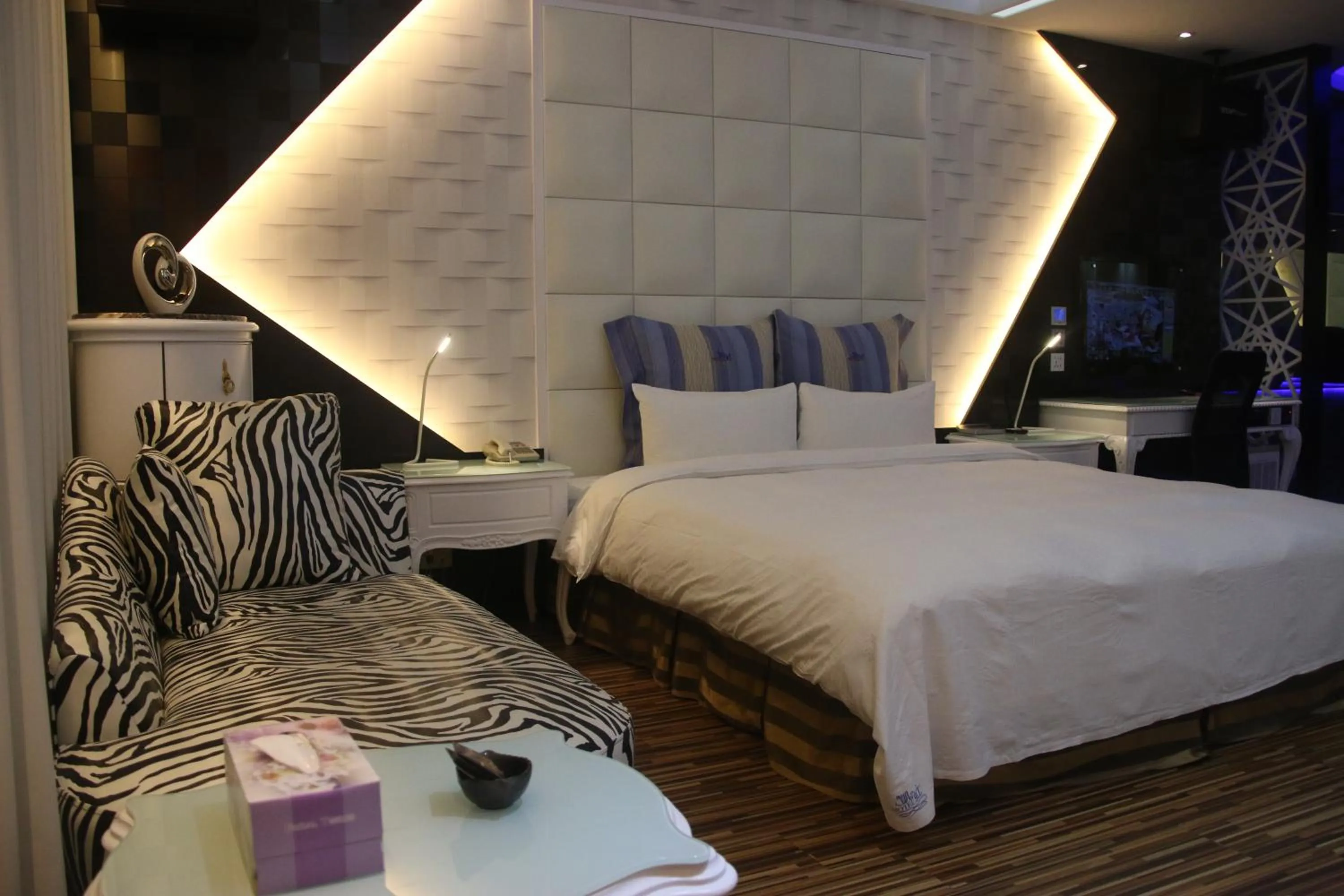 Bed in Kai-Hong Motel