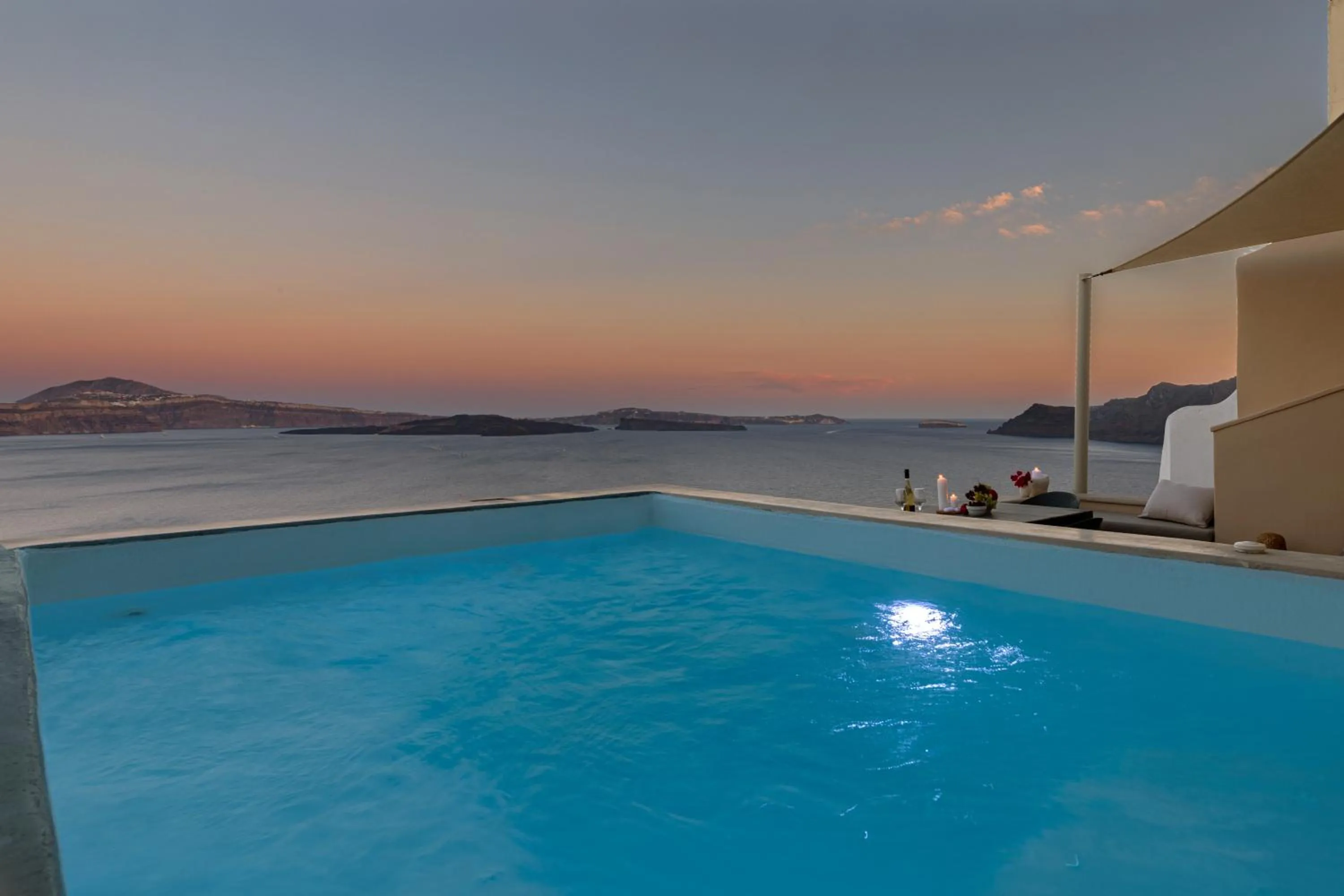 Hot Tub in Caldera Houses Oia