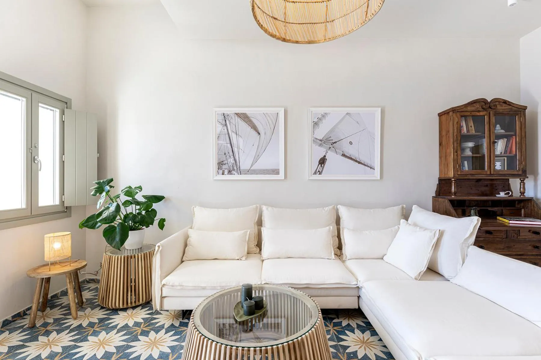 Living room, Bed in Caldera Houses Oia