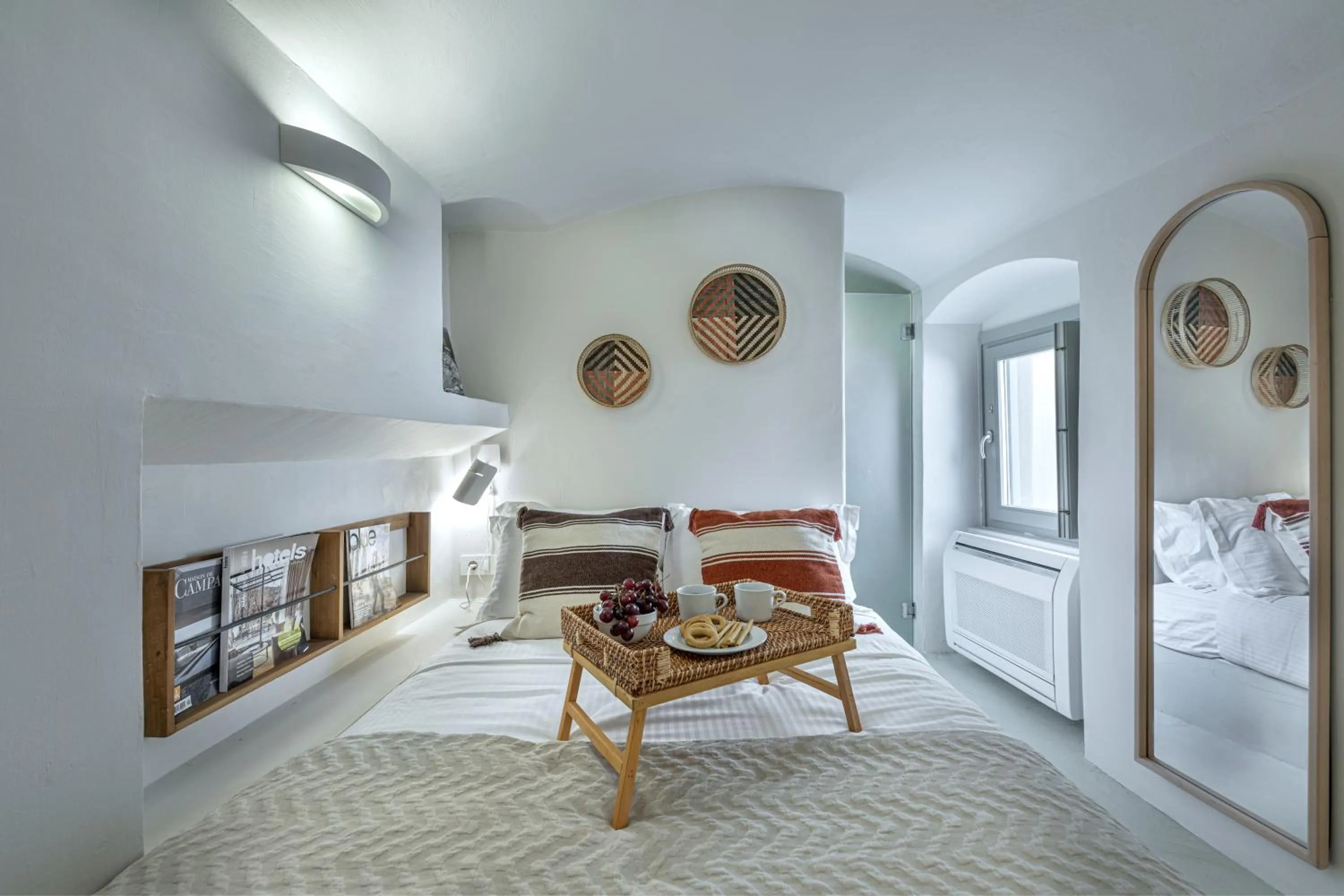 Bedroom, Bed in Caldera Houses Oia