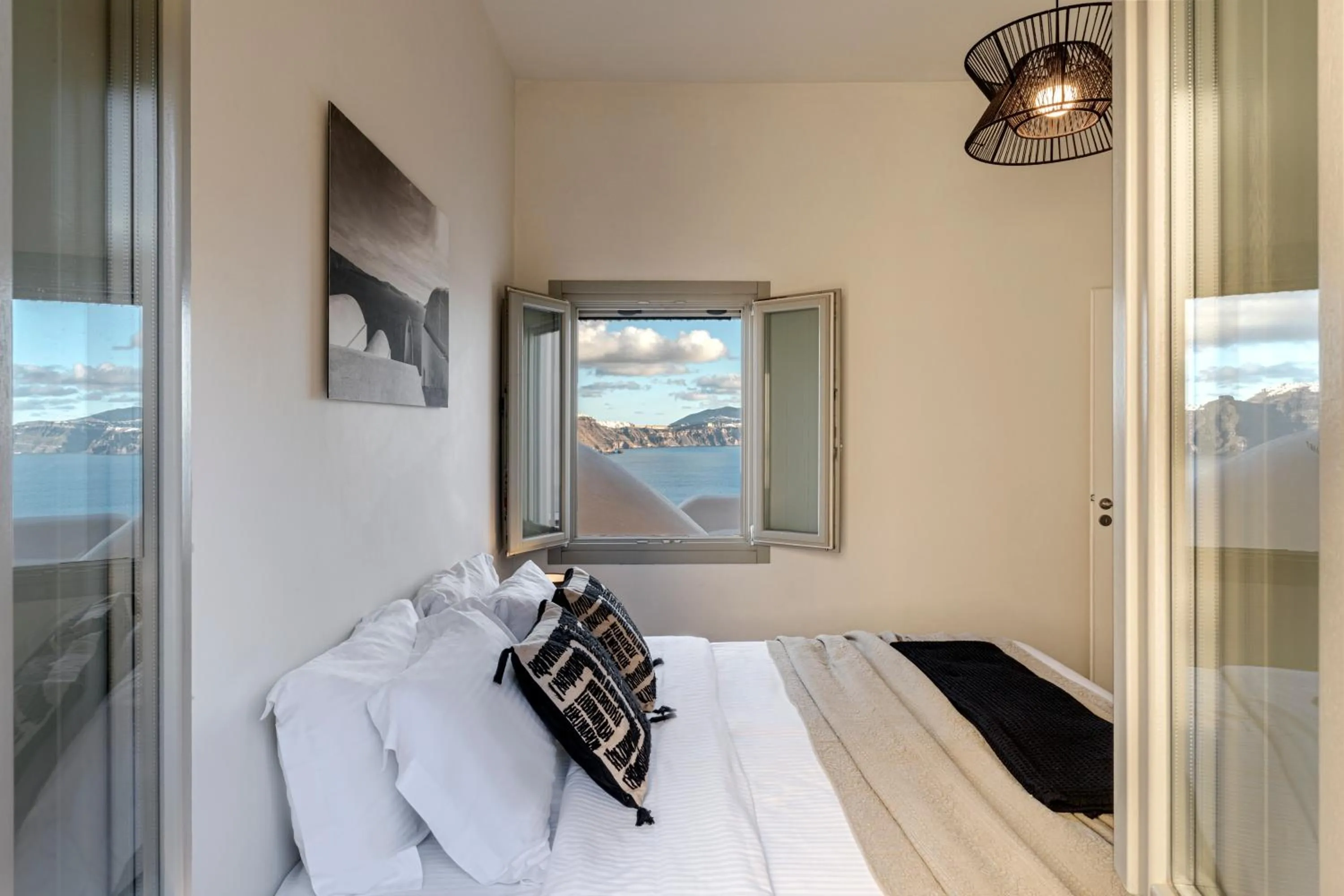 Sea view, Bed in Caldera Houses Oia