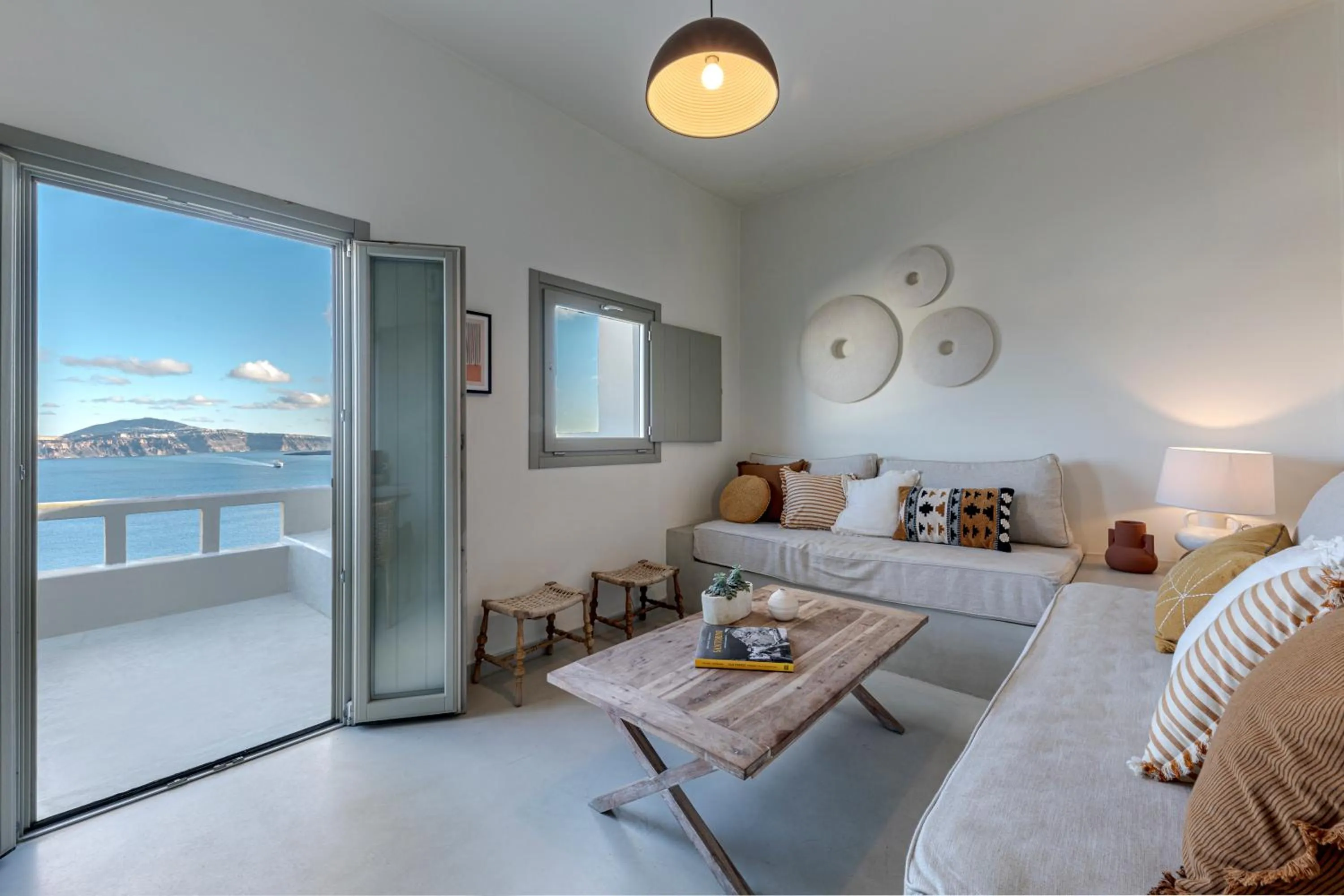 Living room, Bed in Caldera Houses Oia