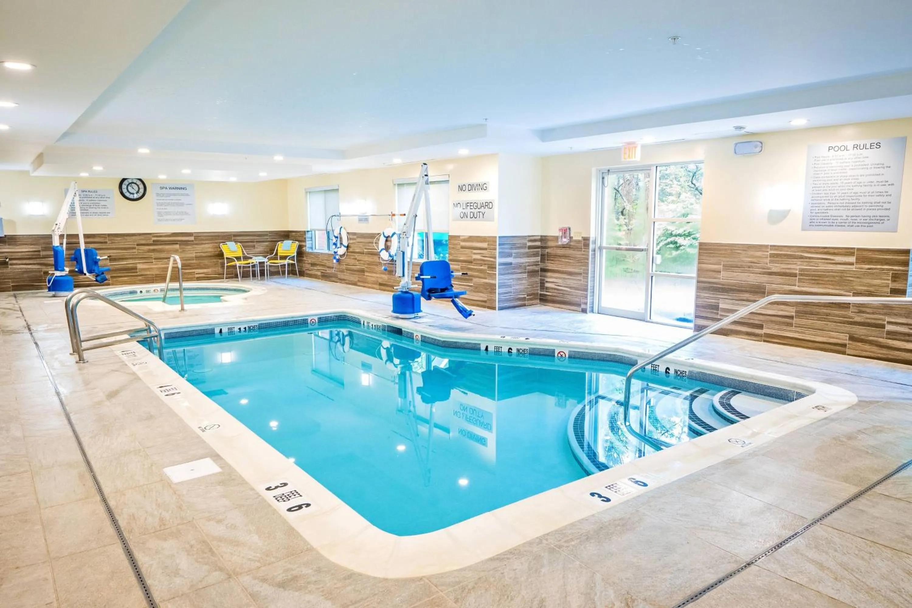 Swimming pool in Fairfield by Marriott Medford Long Island