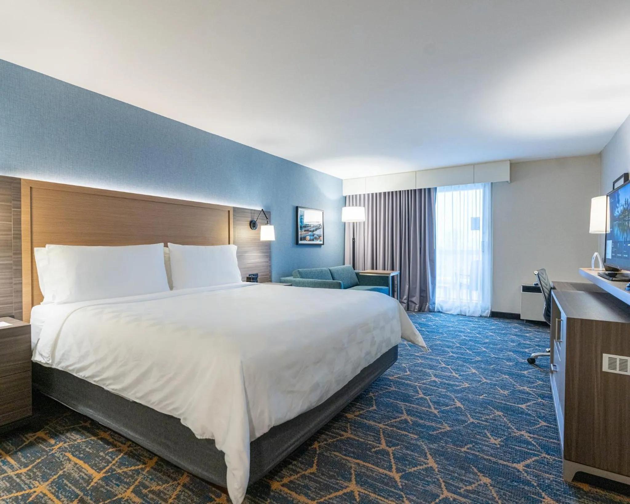 Photo of the whole room, Bed in Holiday Inn Kingston - Waterfront by IHG