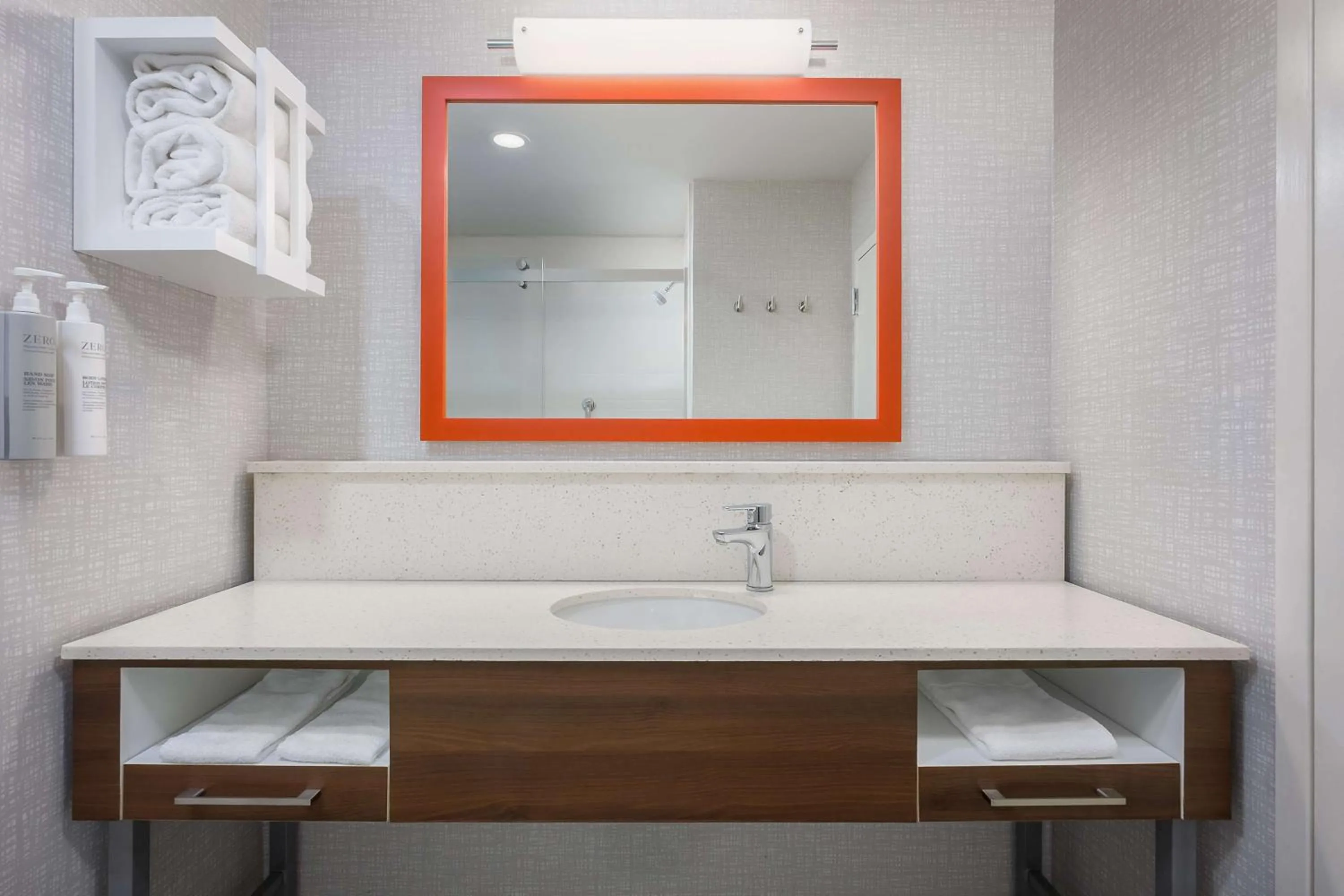 Bathroom in Hampton Inn & Suites Birmingham-Pelham - I-65