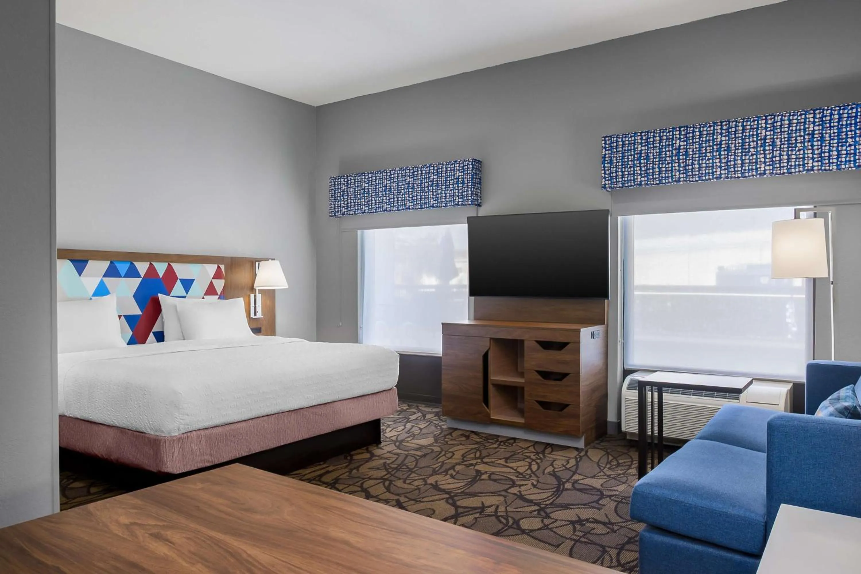 Living room, Bed in Hampton Inn & Suites Birmingham-Pelham - I-65