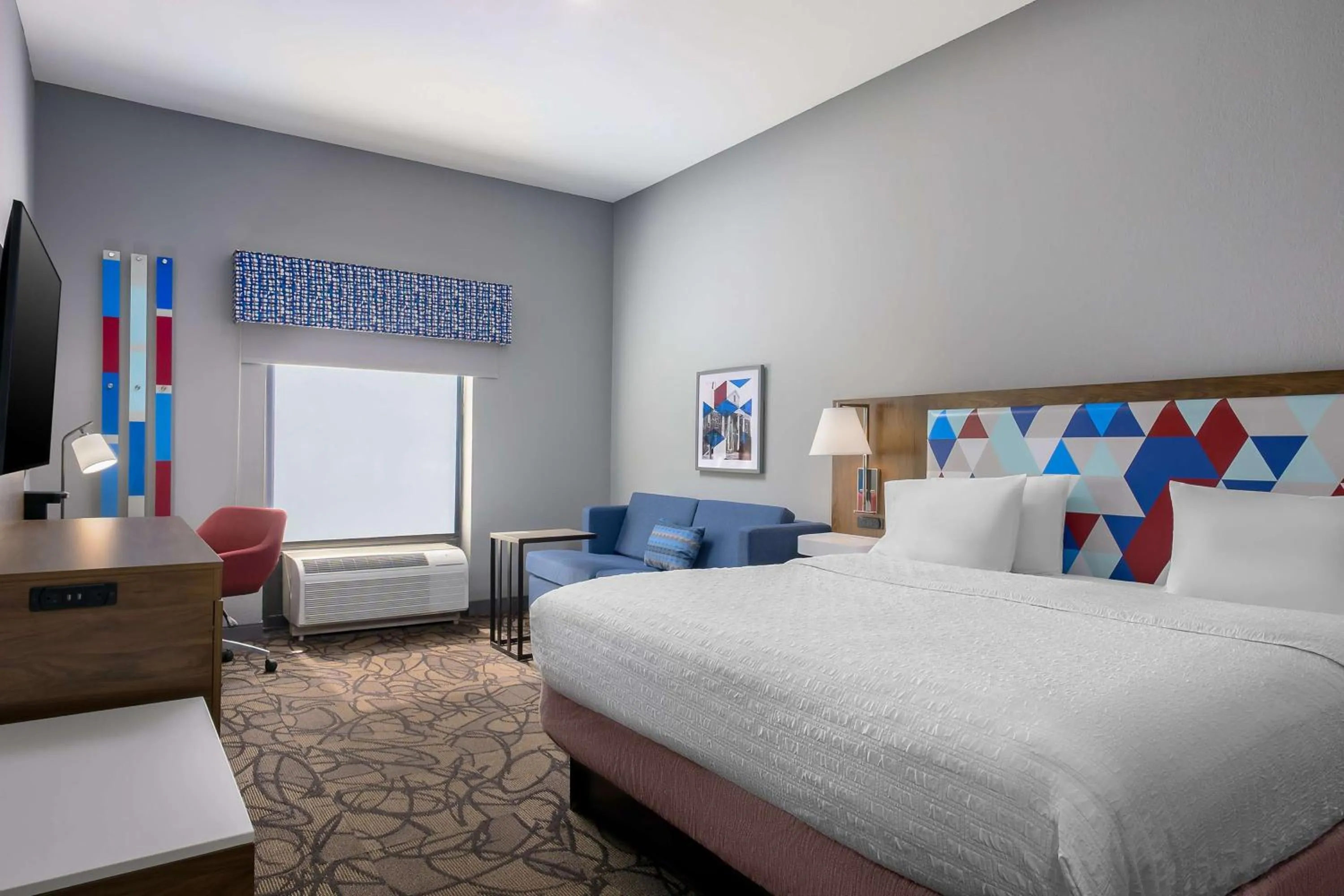 Living room, Bed in Hampton Inn & Suites Birmingham-Pelham - I-65