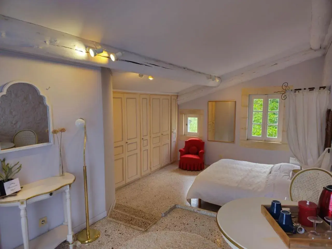 Double Room in Ancien Mas Du Moulin Double Room in Ancien Mas Du Moulin