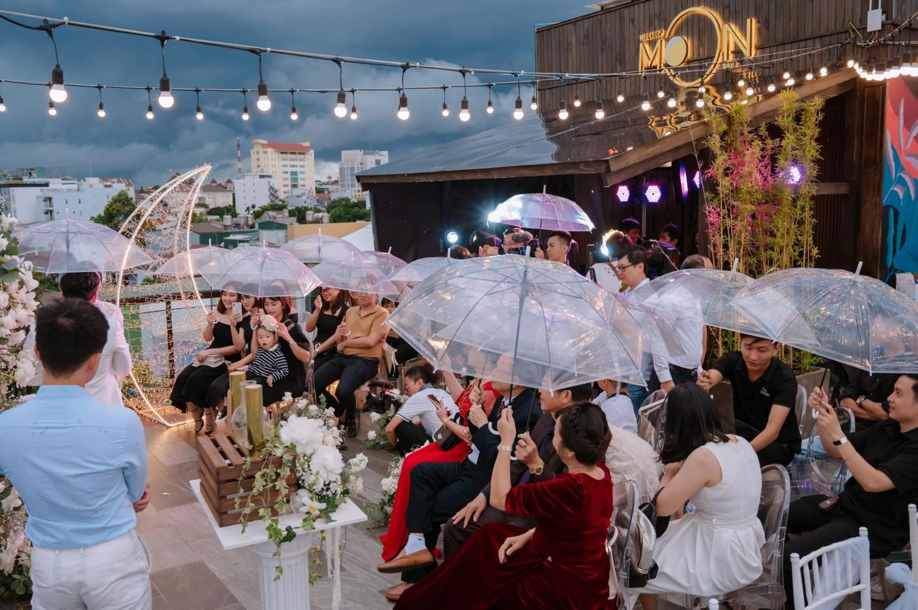 People in Thanh Mai Hotel