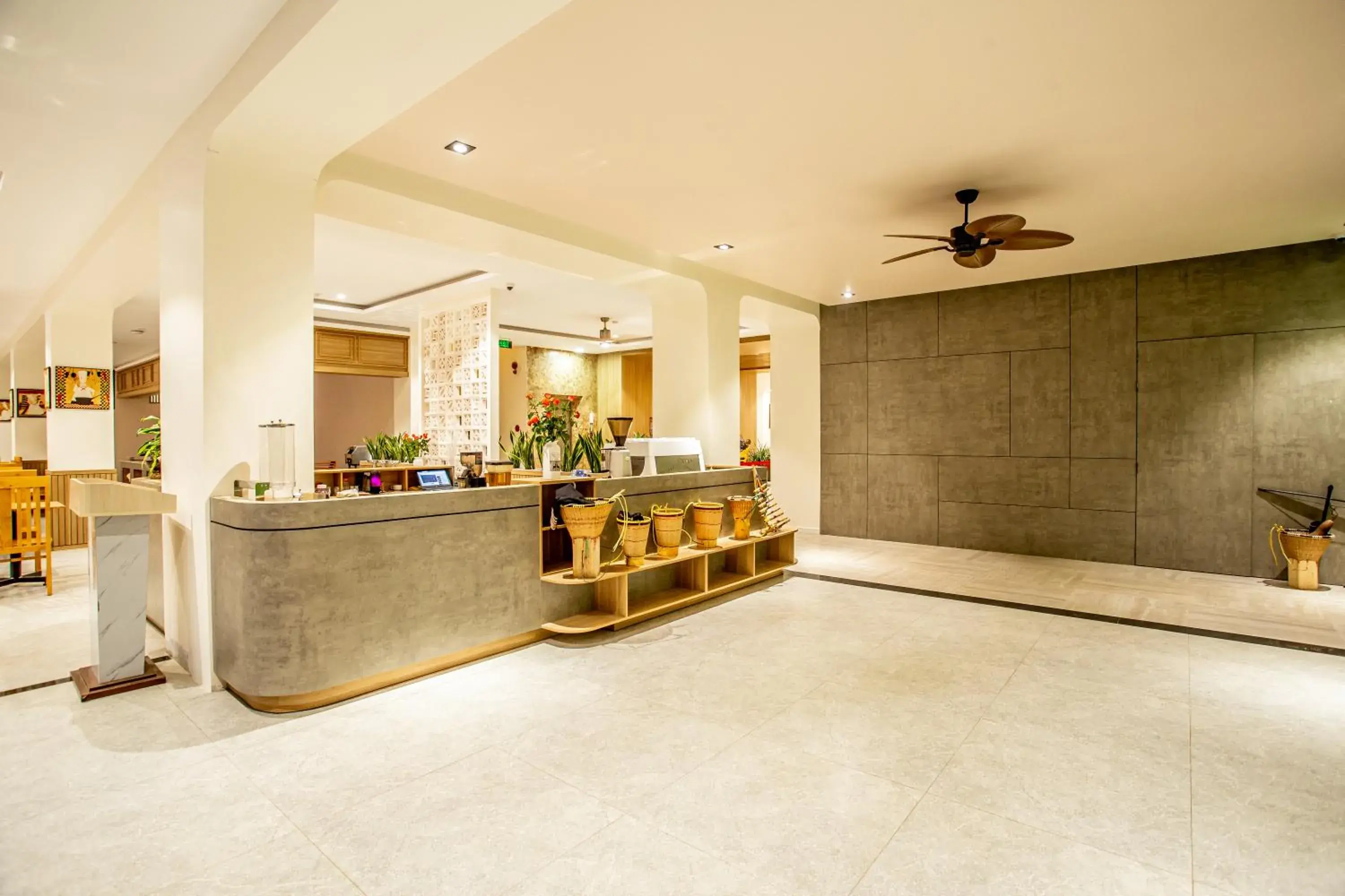 Restaurant/places to eat in Thanh Mai Hotel Restaurant/places to eat in Thanh Mai Hotel