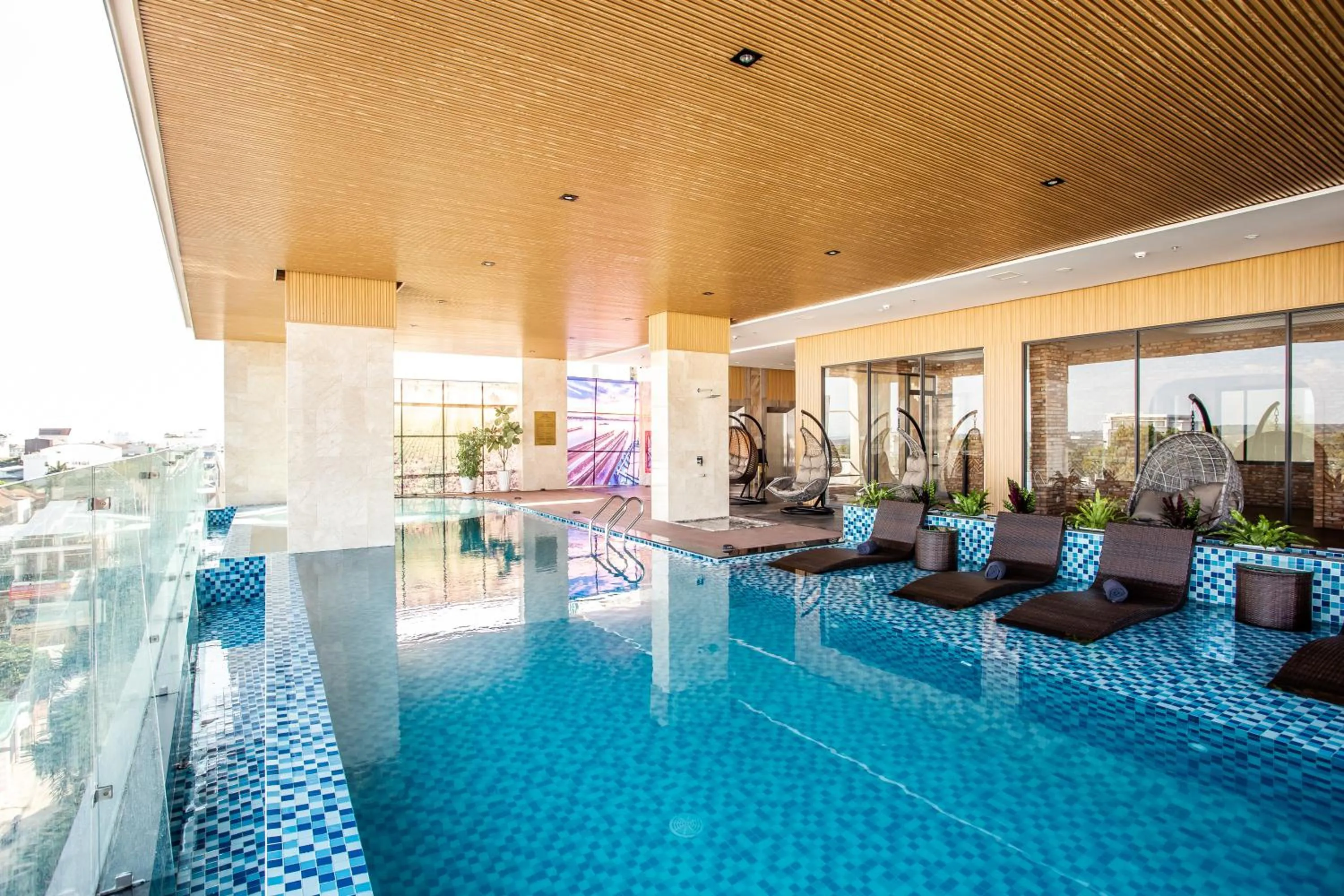 Swimming pool in Thanh Mai Hotel